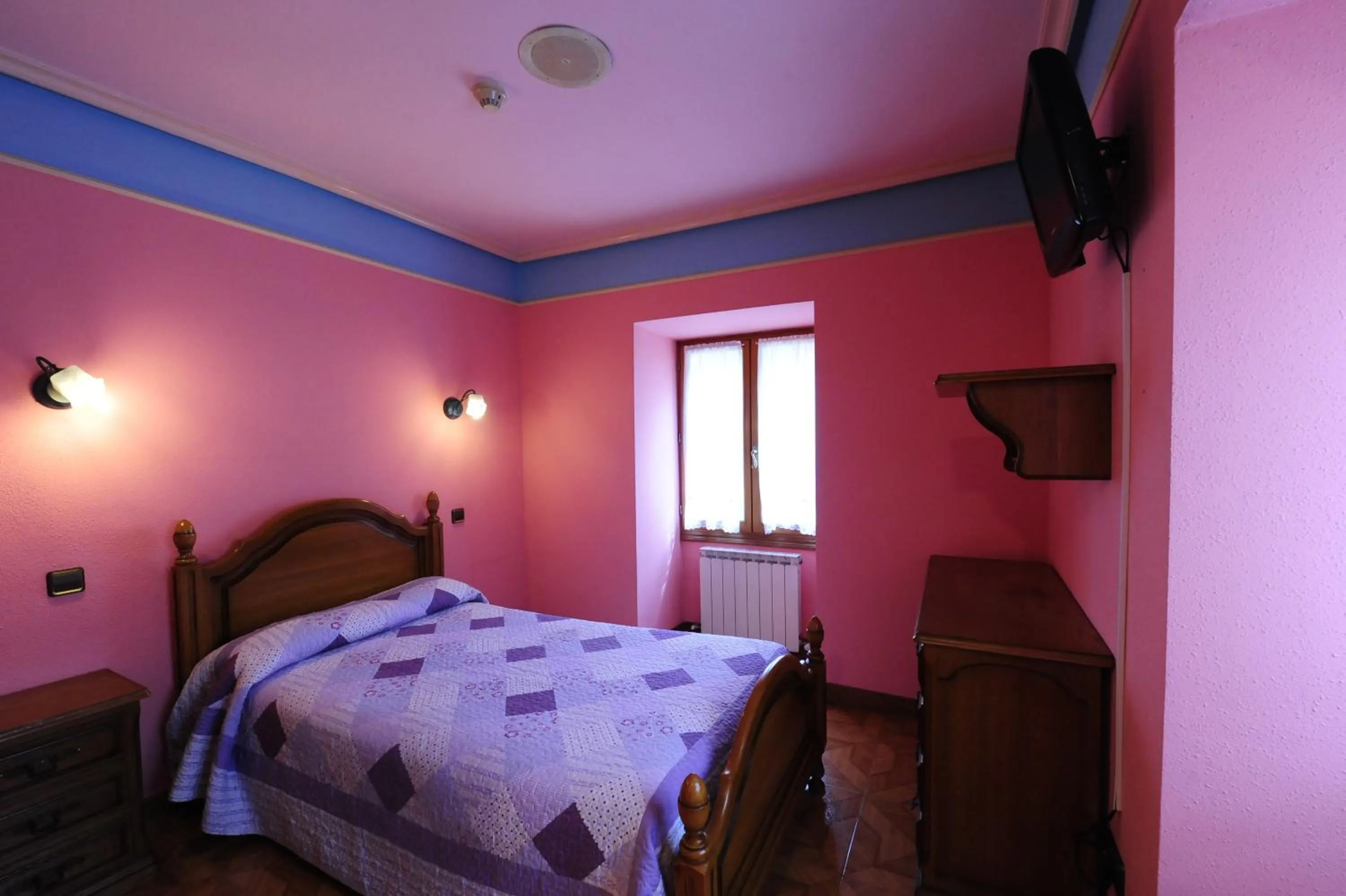 Photo of the whole room in Hotel Rural Bereau