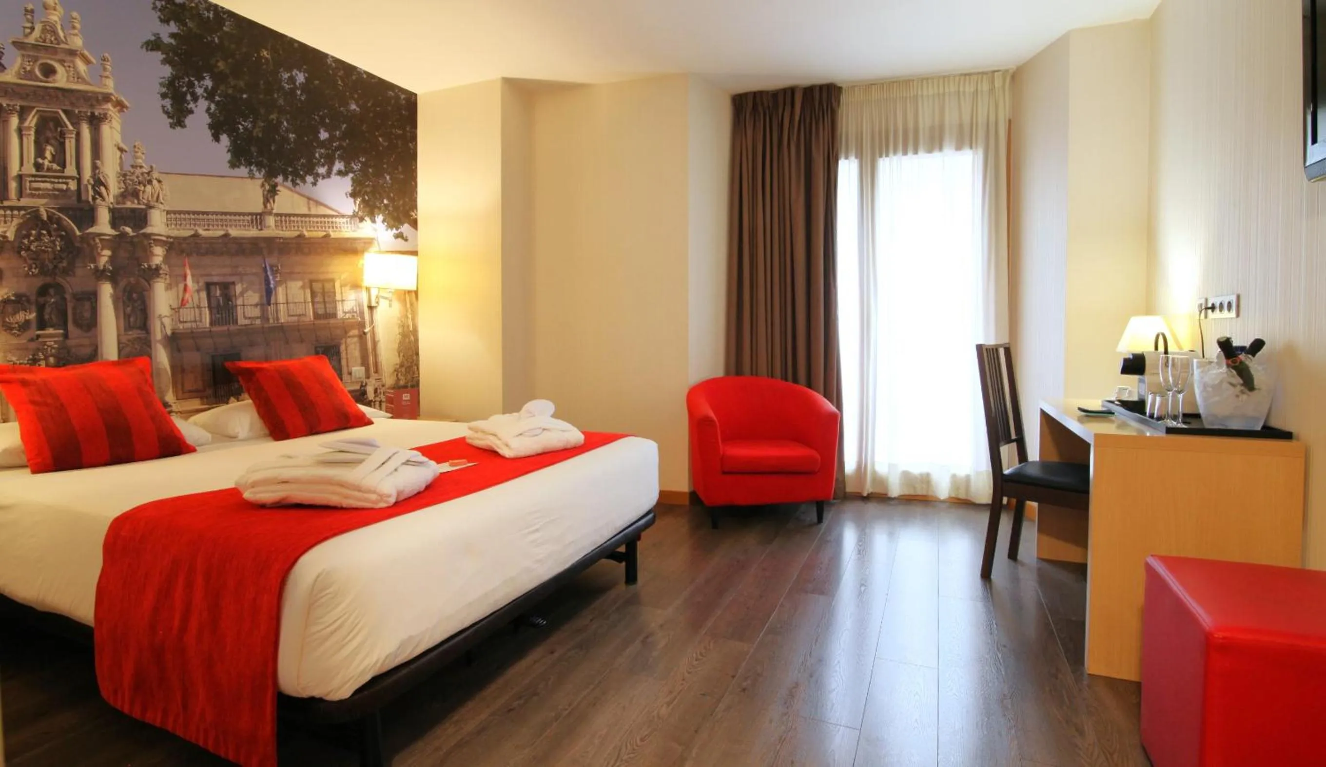 Photo of the whole room, Bed in ELE Enara Boutique Hotel
