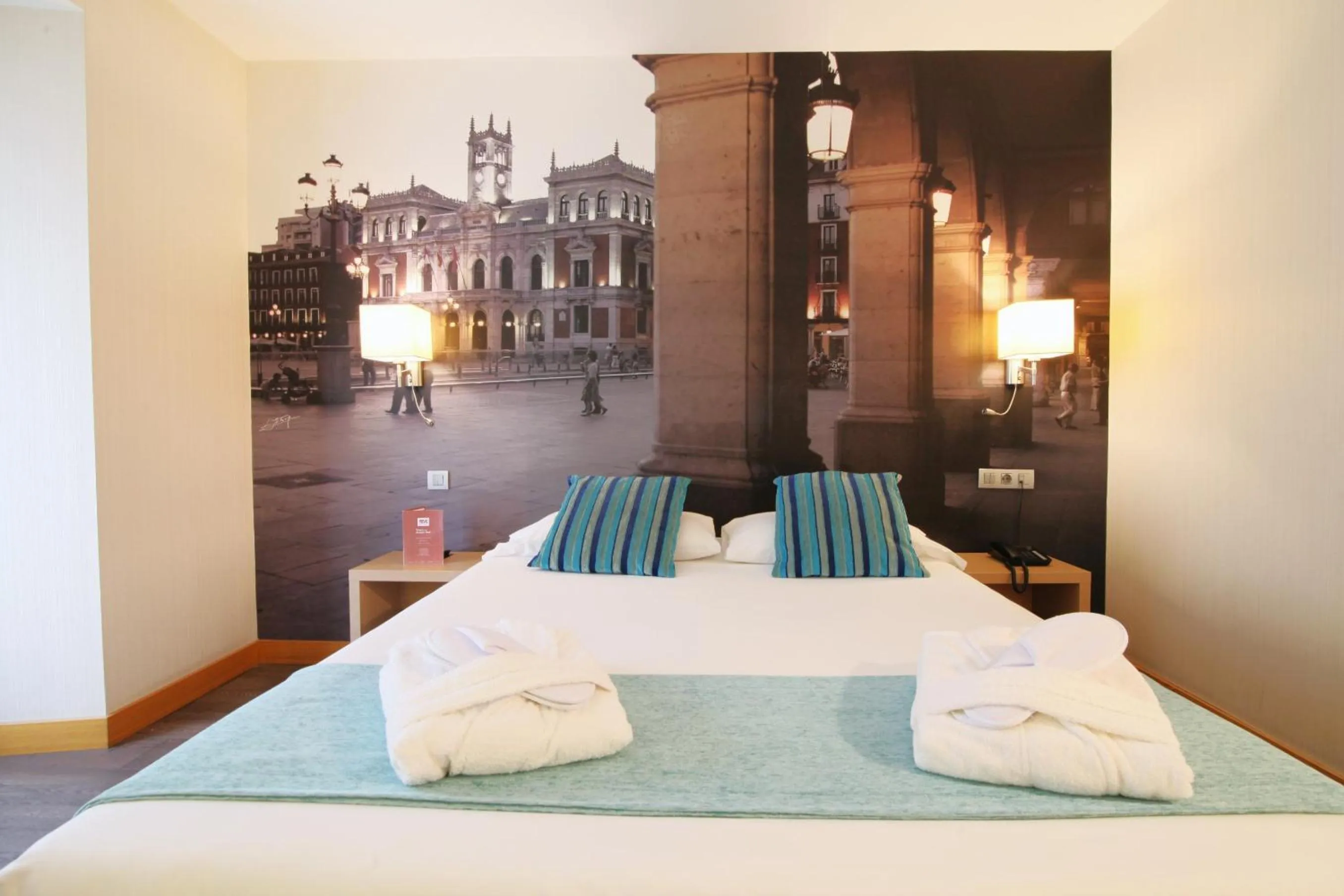 Photo of the whole room, Bed in ELE Enara Boutique Hotel