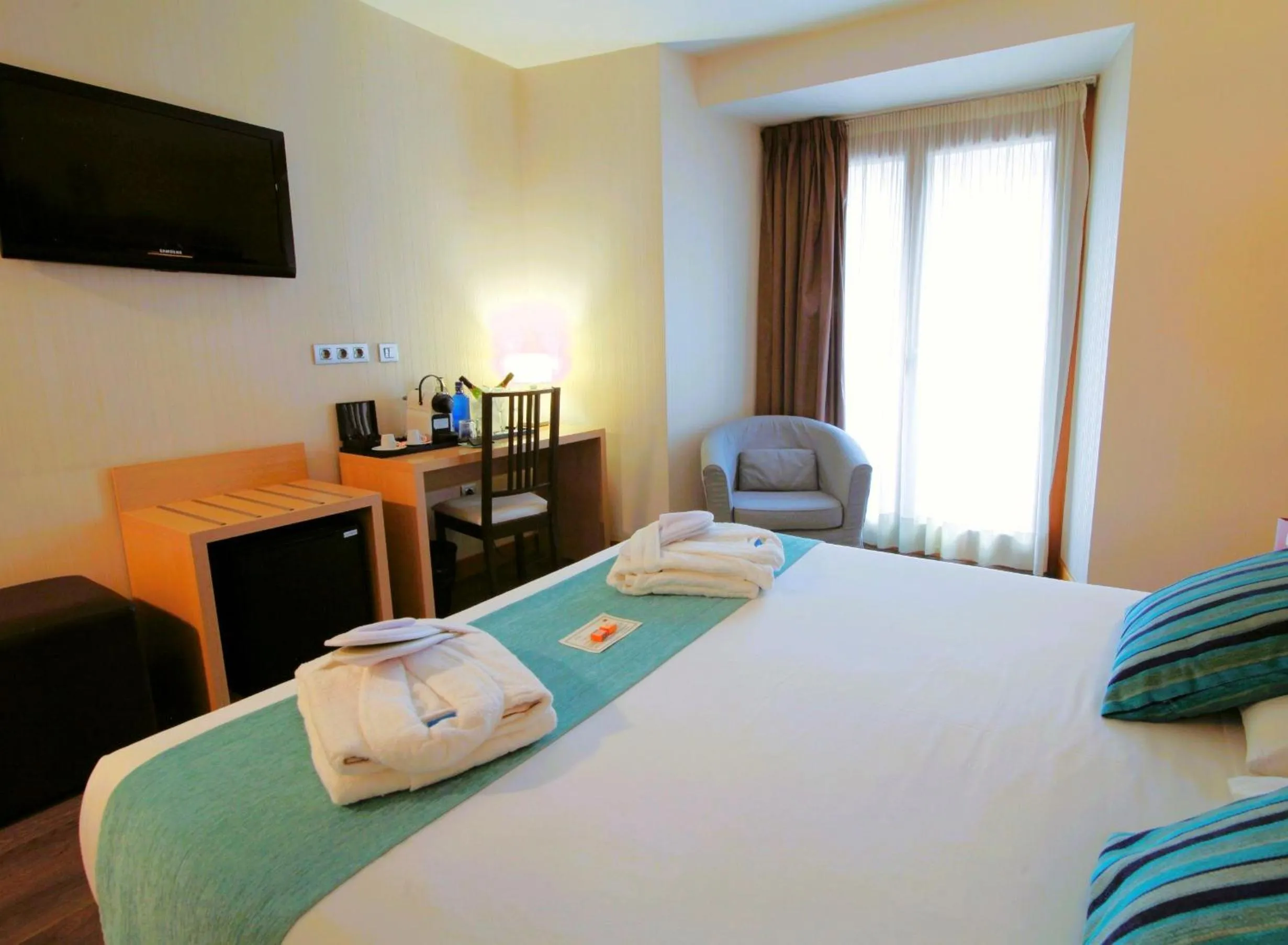 Photo of the whole room, Bed in ELE Enara Boutique Hotel