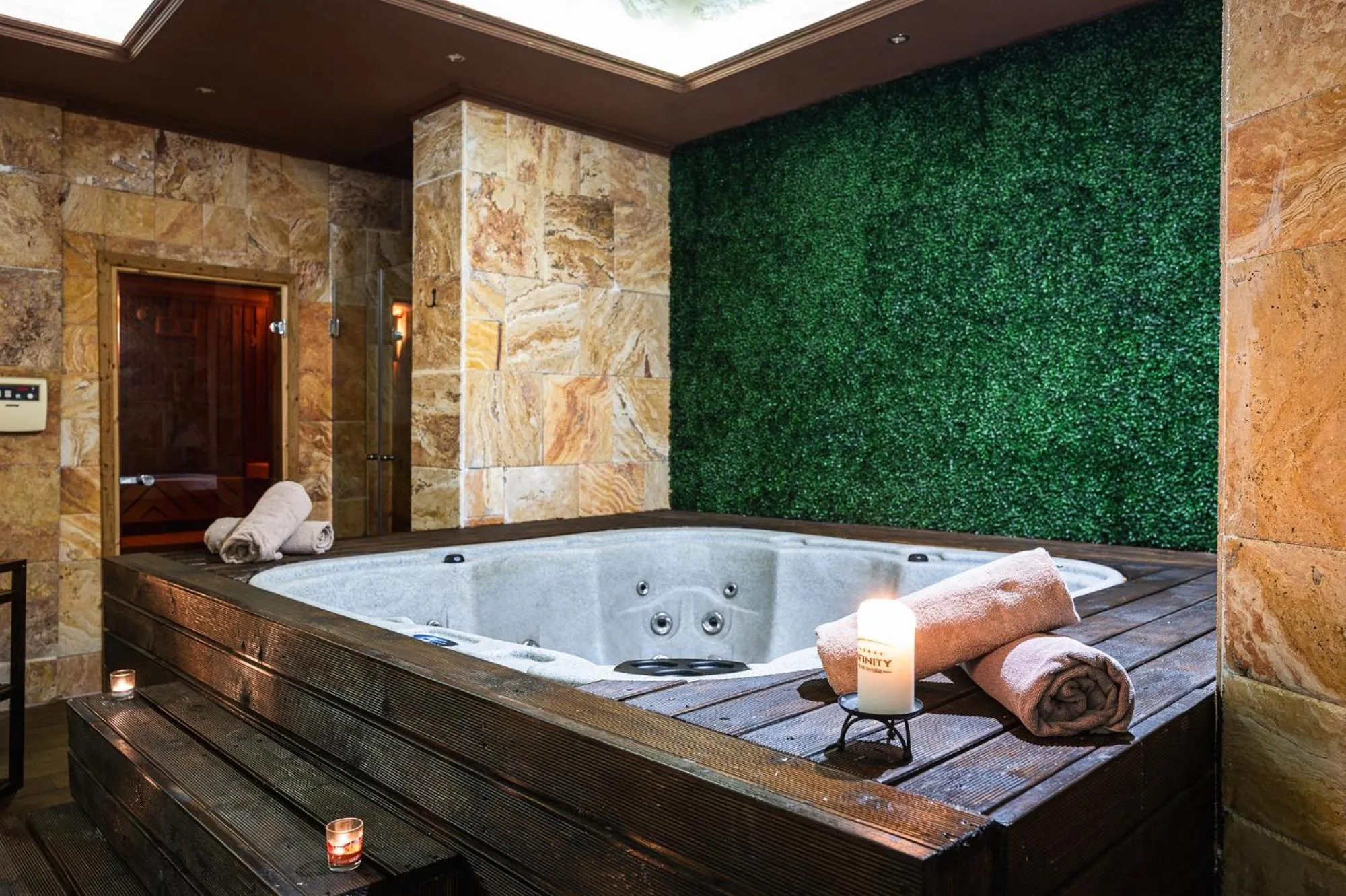 Hot Tub in SPA Hotel Infinity Park Velingrad