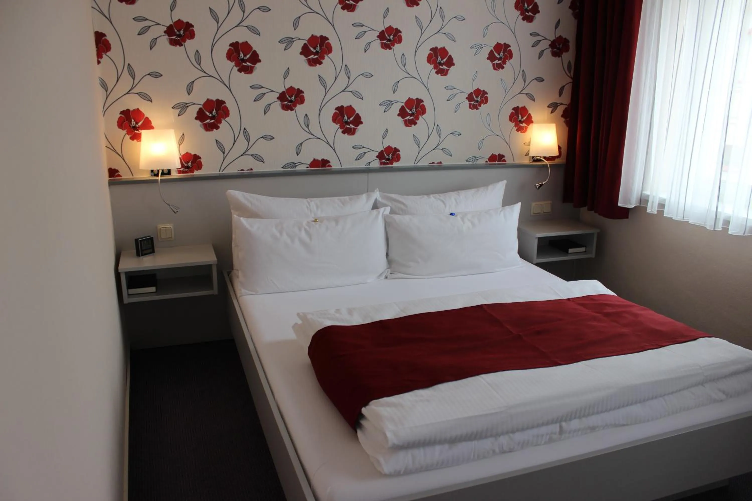 Photo of the whole room, Bed in APARTHOTEL 1A