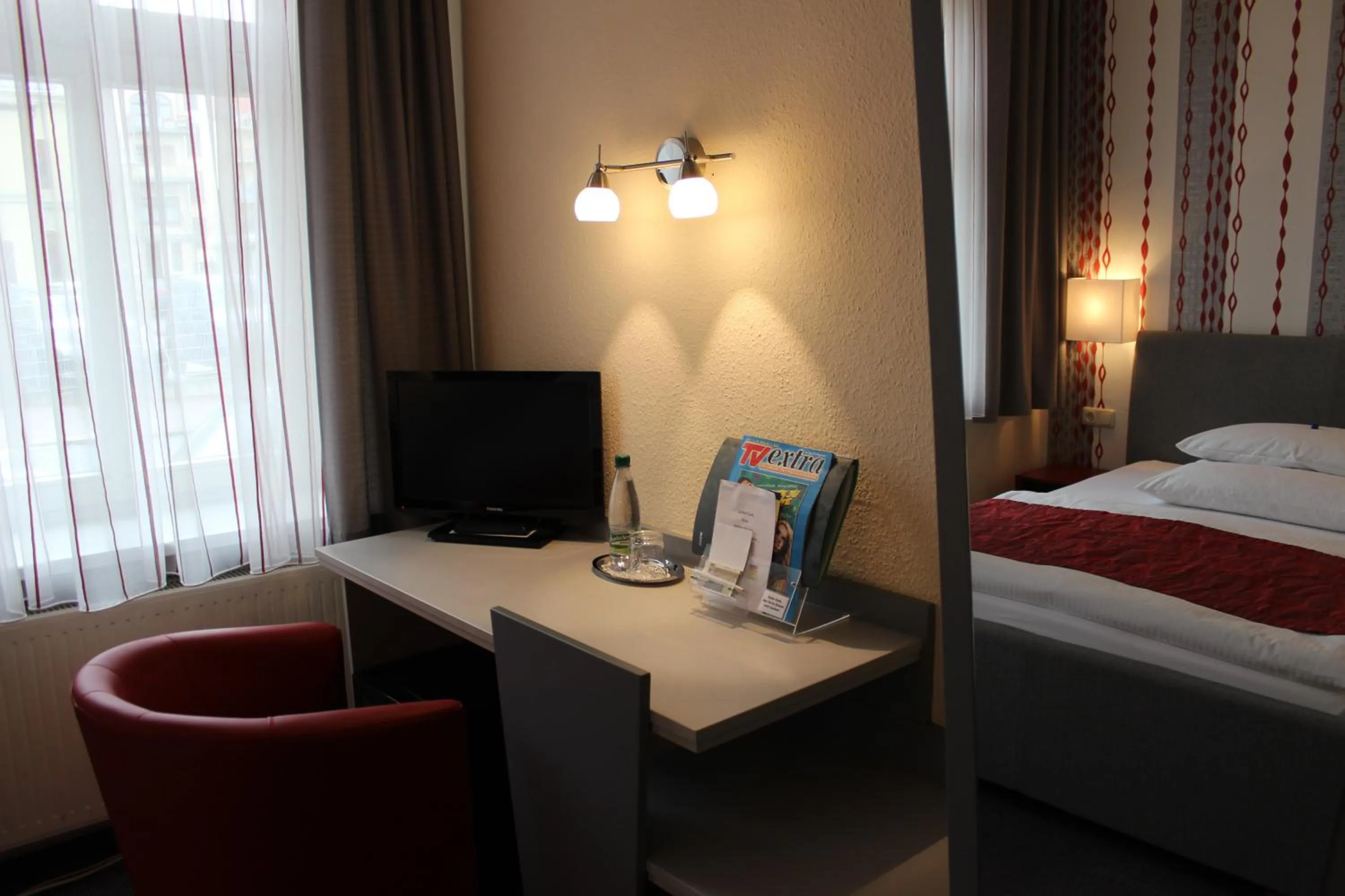 Photo of the whole room, Bed in APARTHOTEL 1A