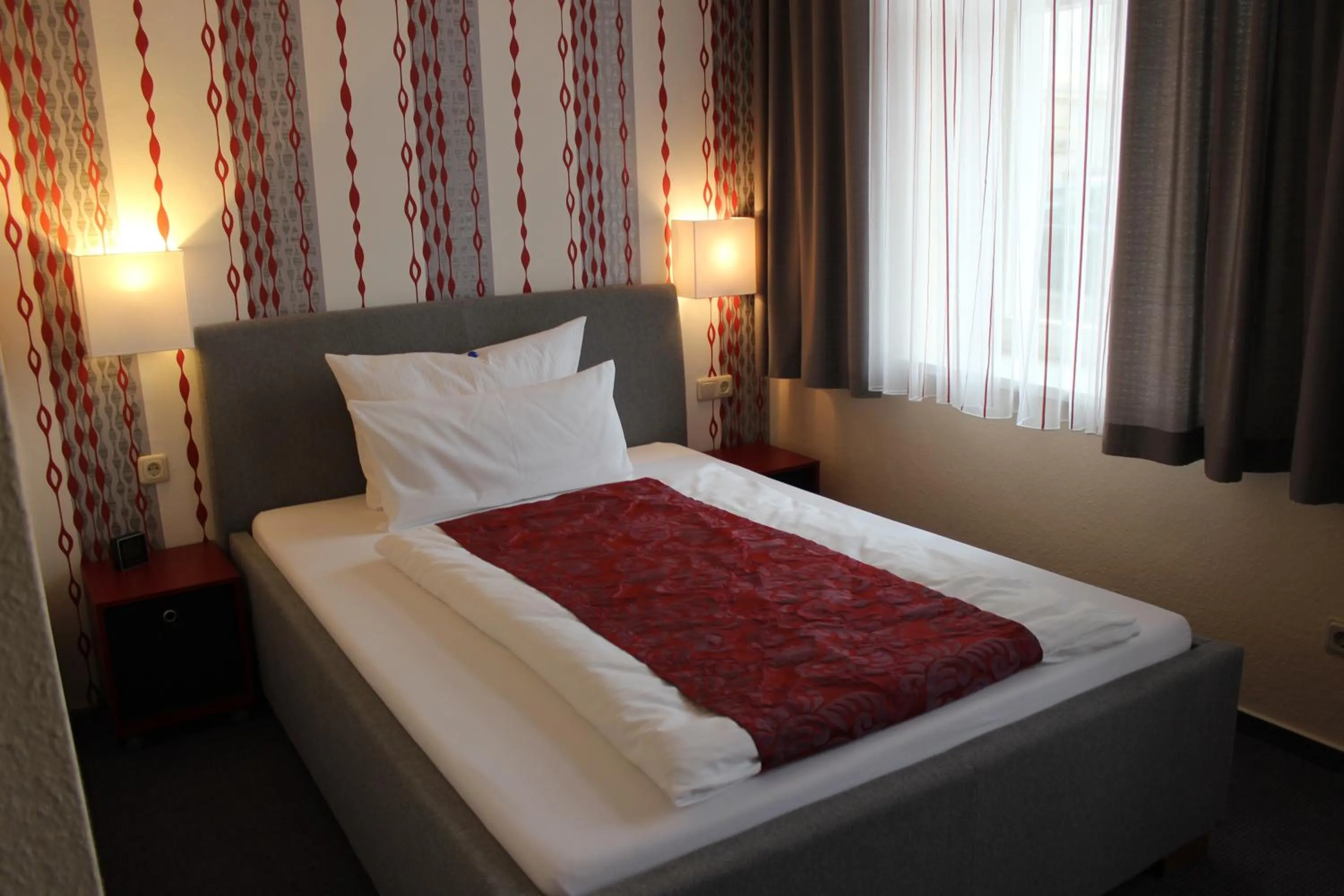 Photo of the whole room, Bed in APARTHOTEL 1A