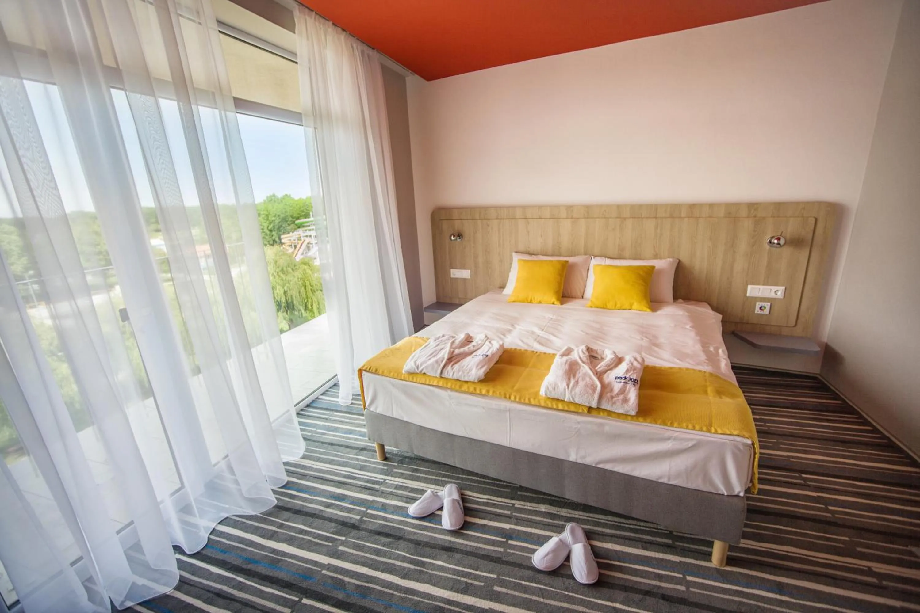 Bedroom, Bed in Park Inn by Radisson Zalakaros Hotel & Spa - All inclusive