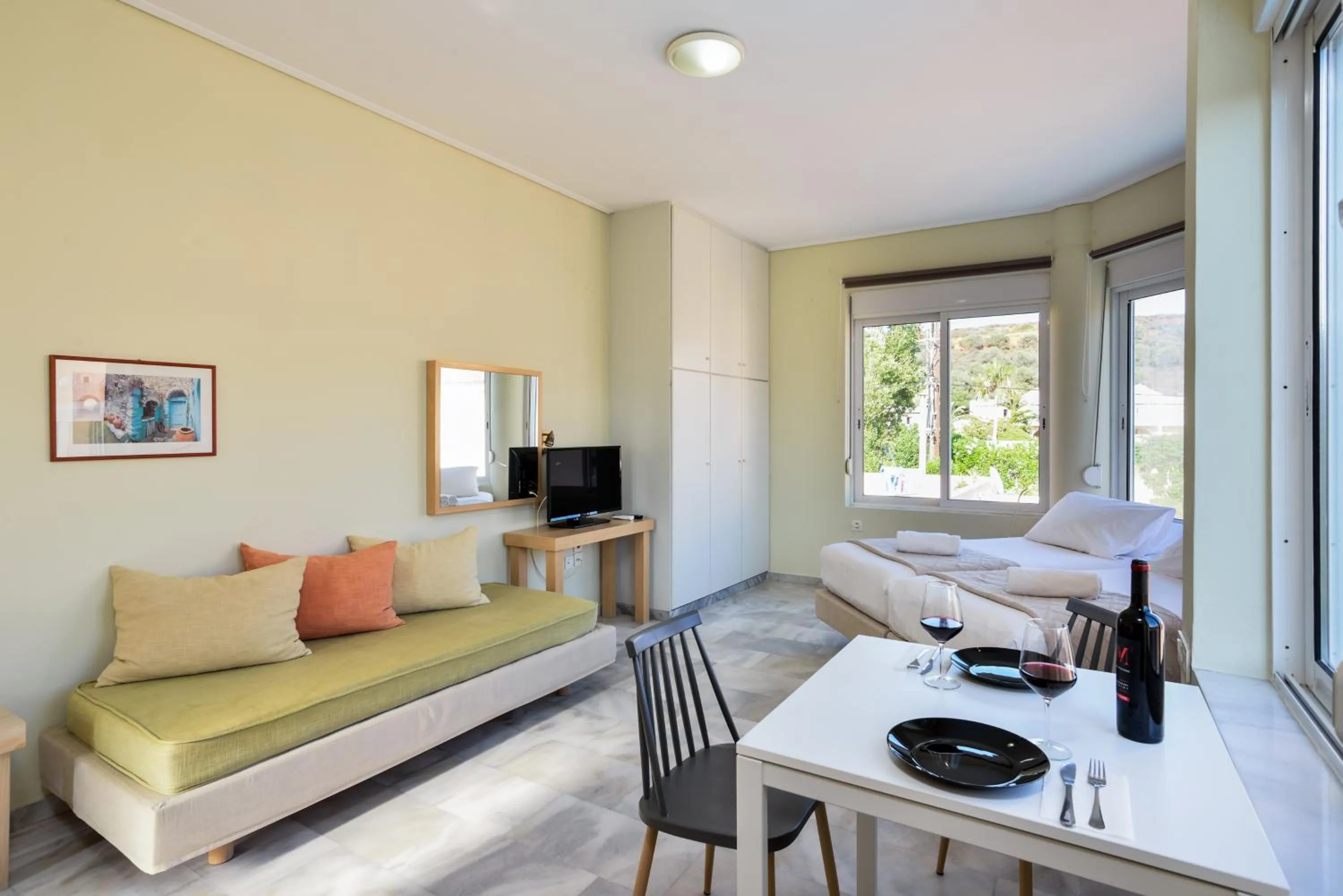 TV and multimedia in Elma's Dream Apartments & Villas