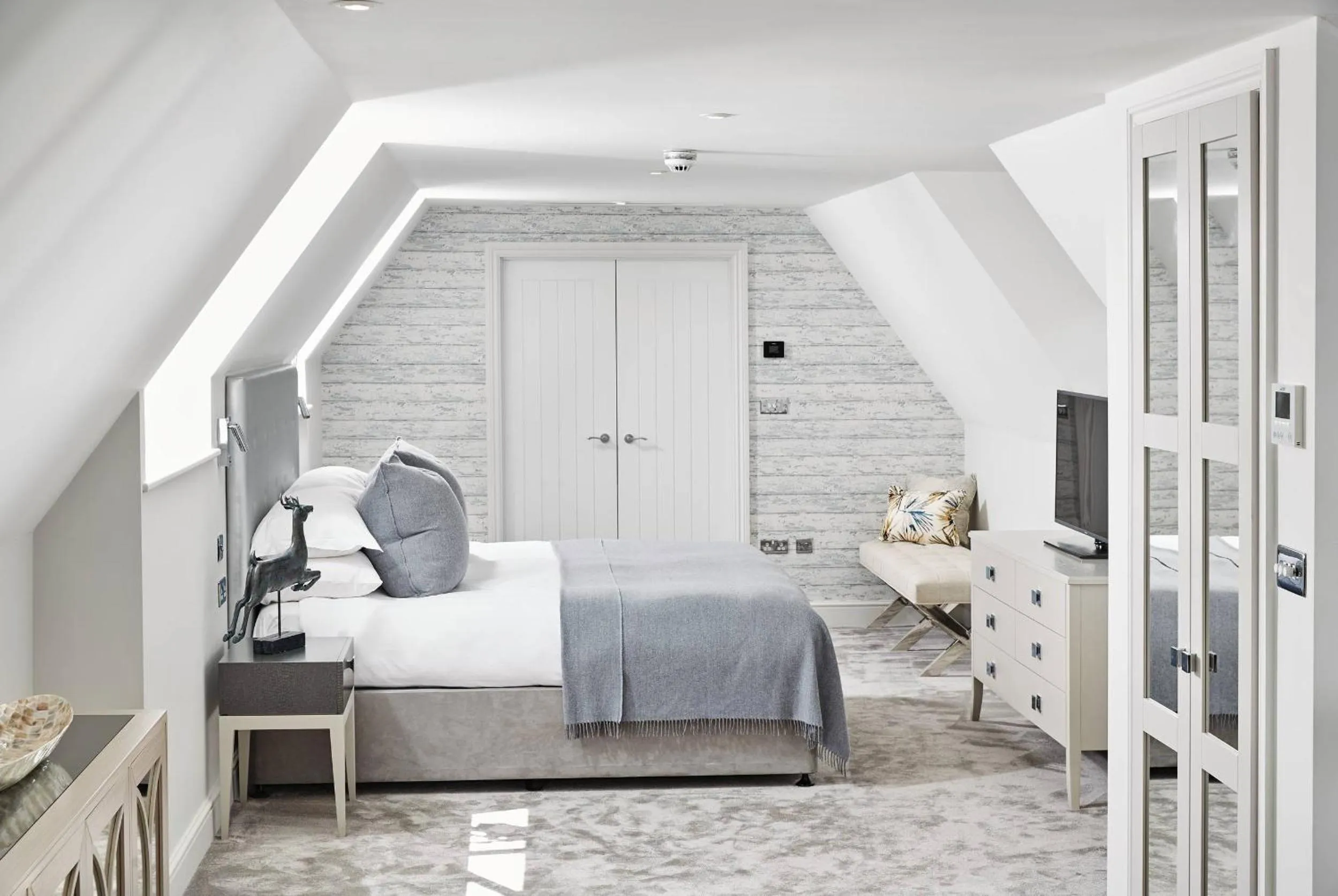 Bedroom, Bed in Barnett Hill Hotel