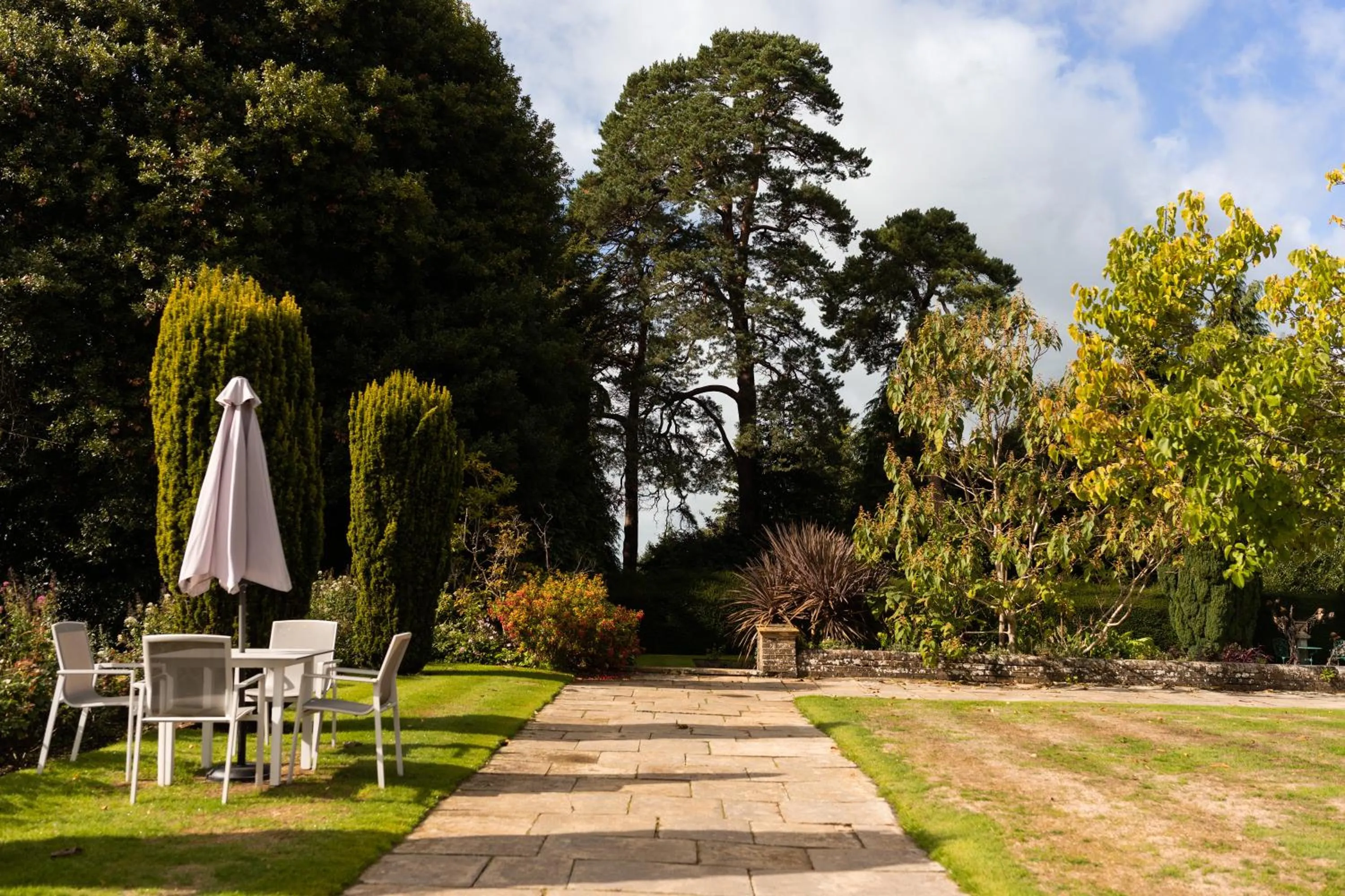 Garden in Barnett Hill Hotel