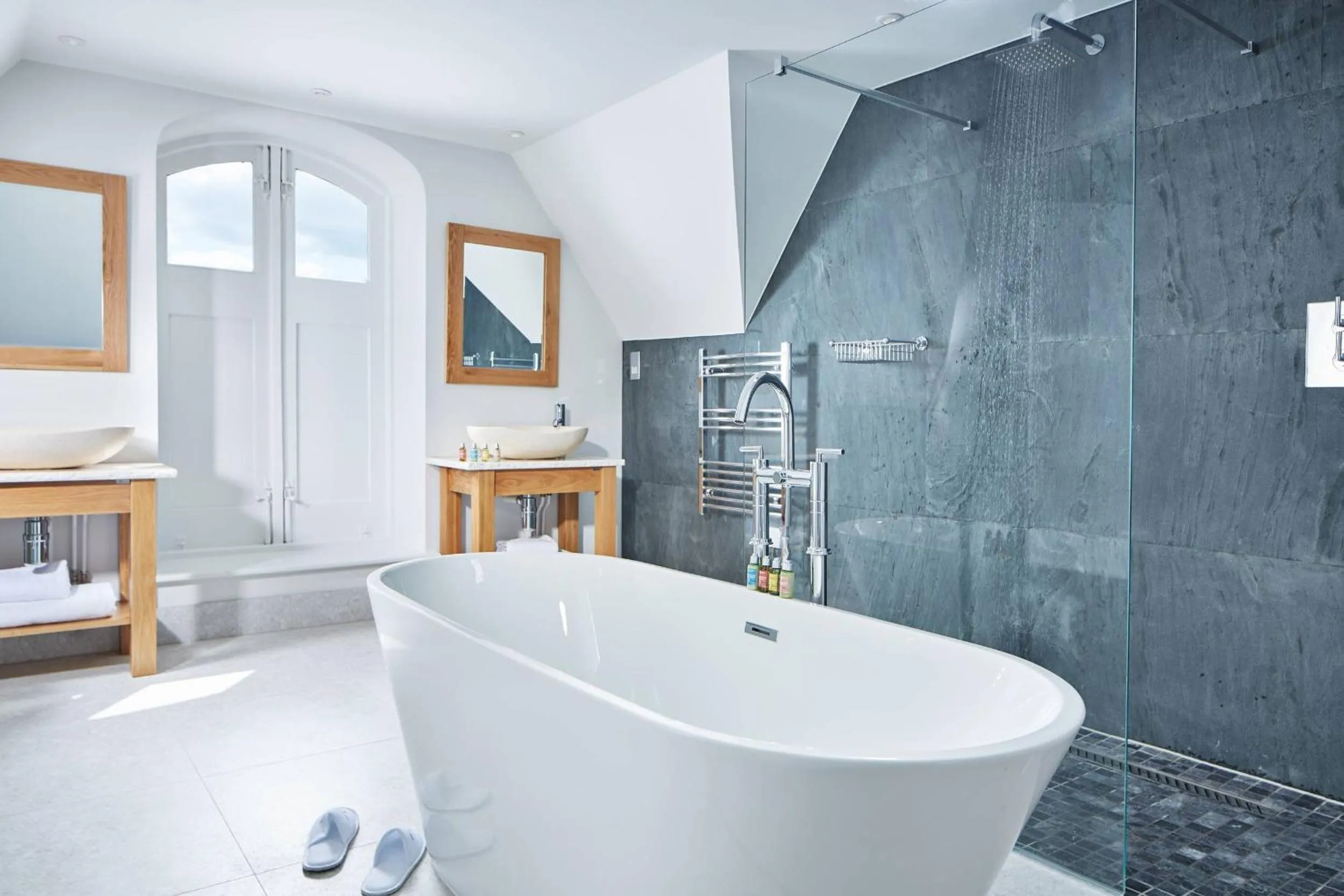 Shower in Barnett Hill Hotel