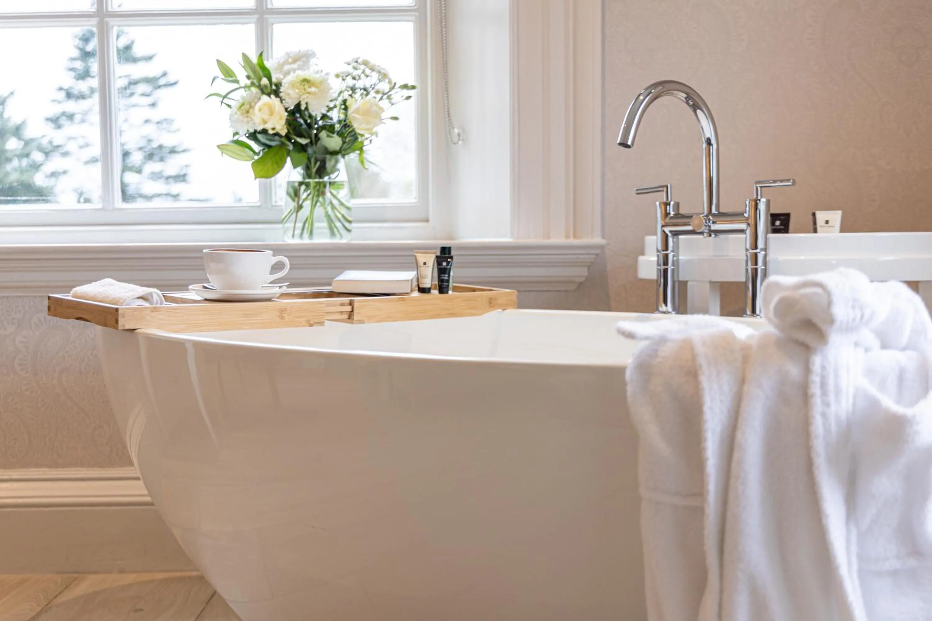 Bath in Barnett Hill Hotel