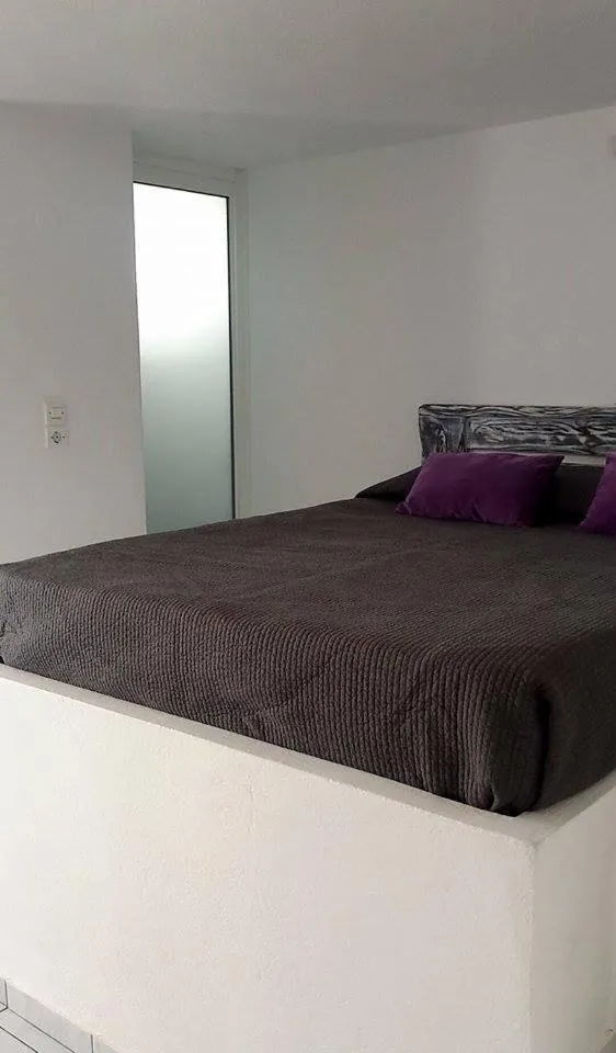 Bed in Villa Happening