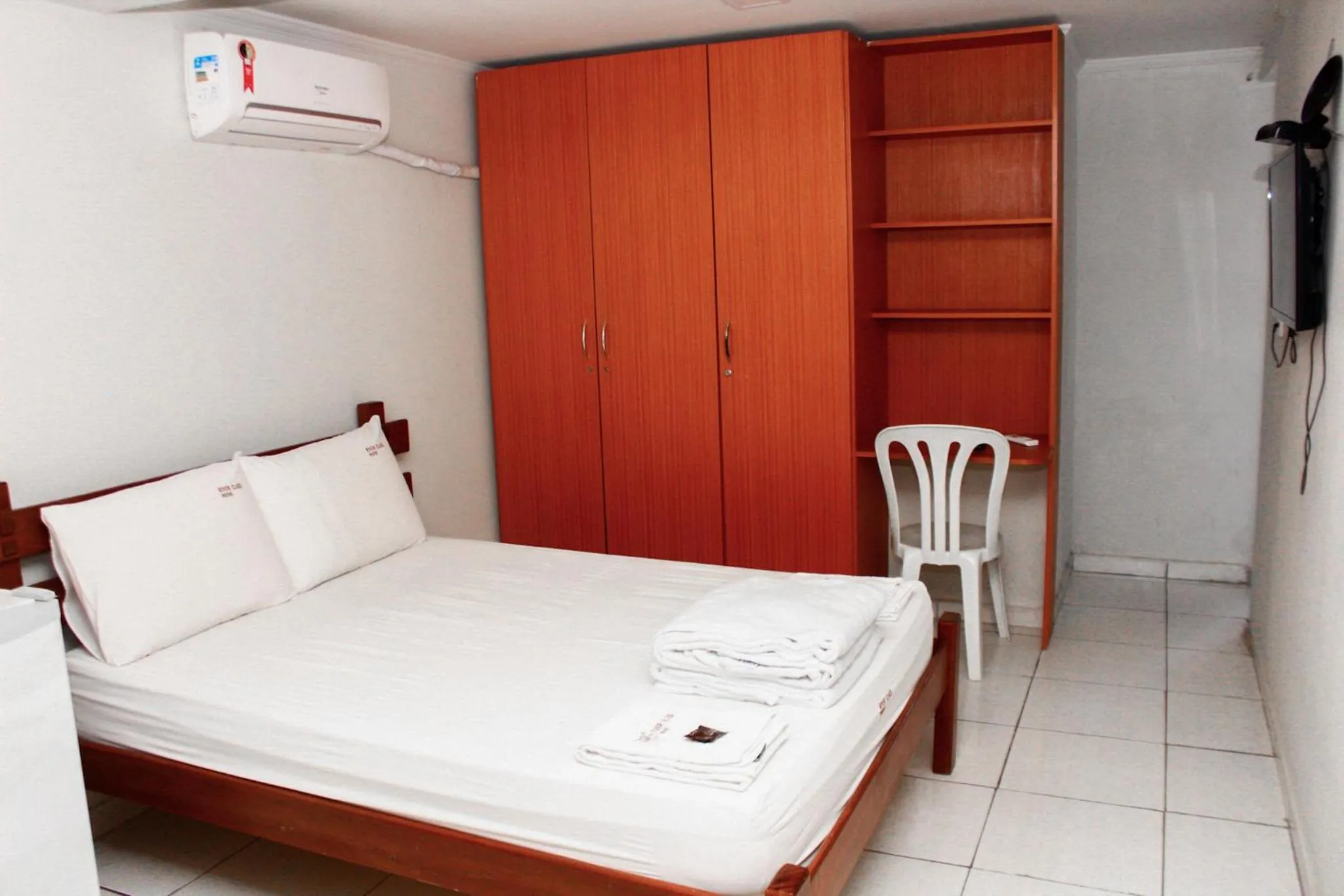 Bed in River Class Hotel