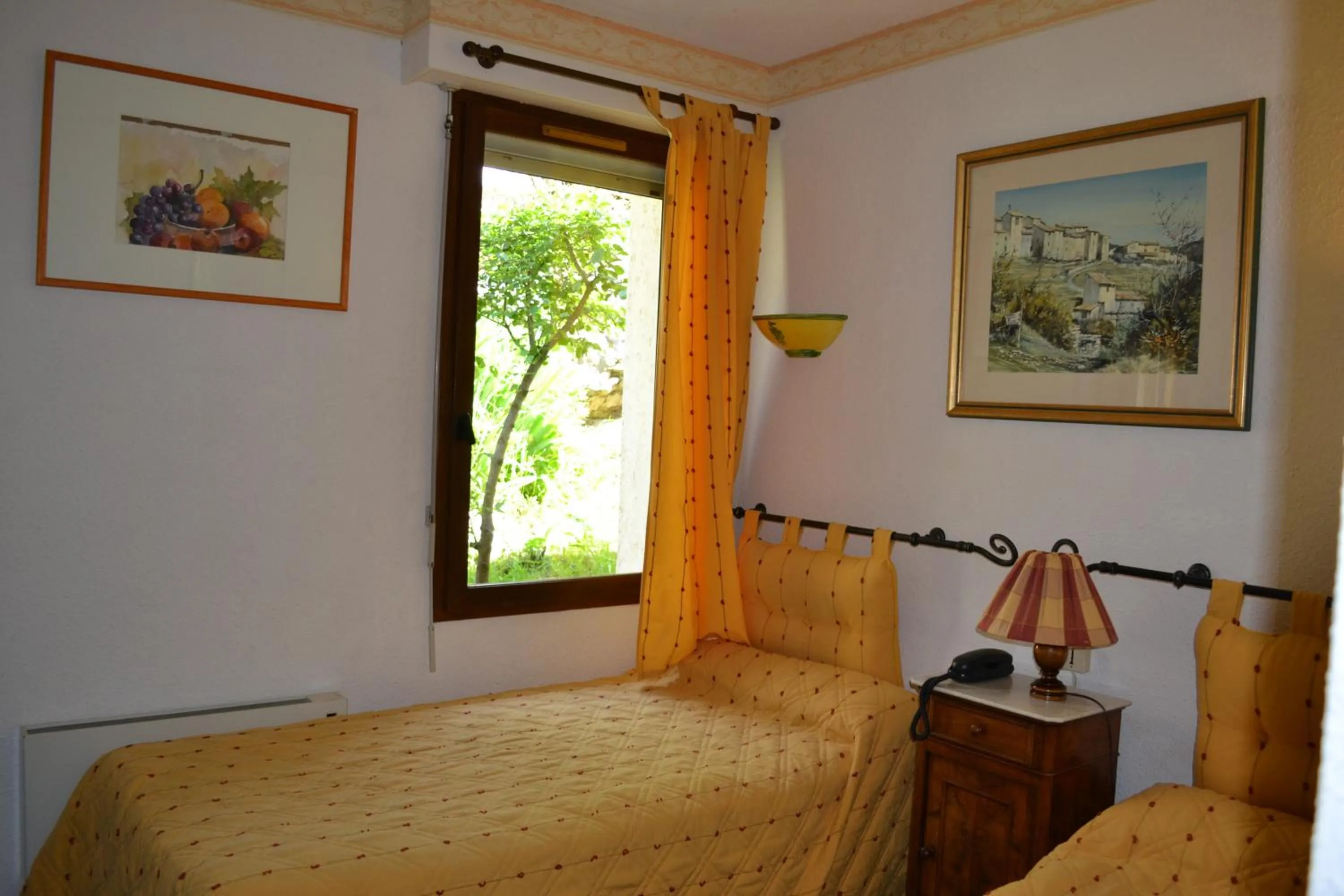 Logis Hôtel Le Vieil Amandier