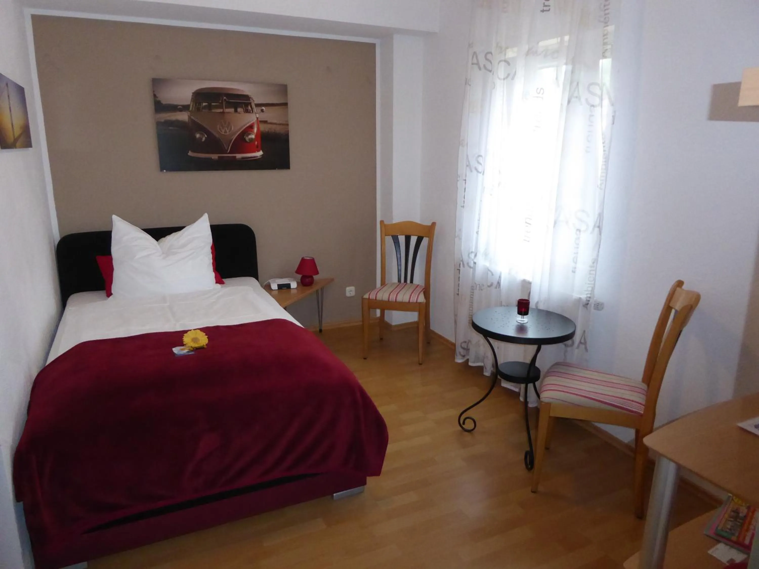 Photo of the whole room, Bed in Hotel Garni-Tell