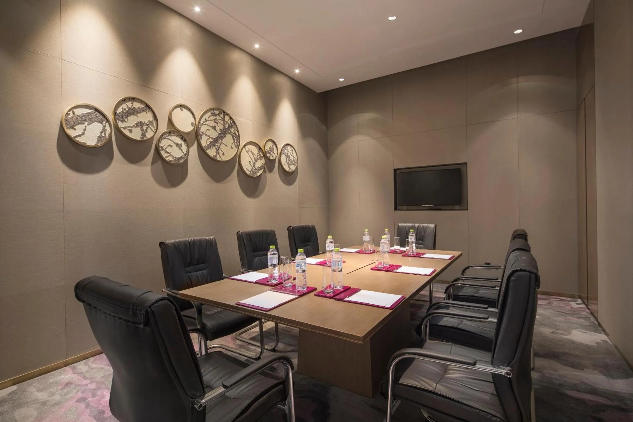 Lounge or bar in Crowne Plaza Harbin Songbei by IHG