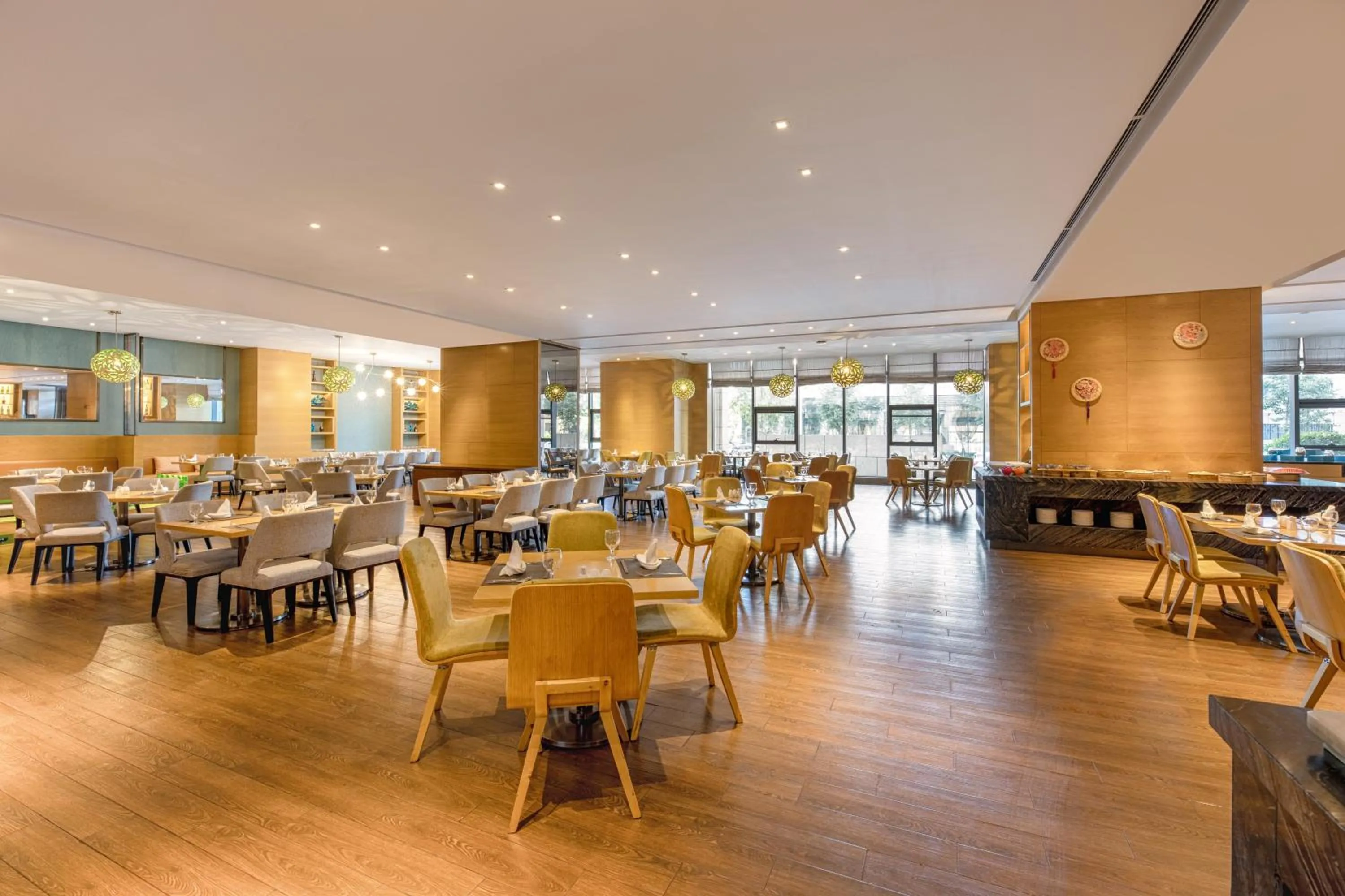 Restaurant/places to eat in Holiday Inn Baoji Central by IHG