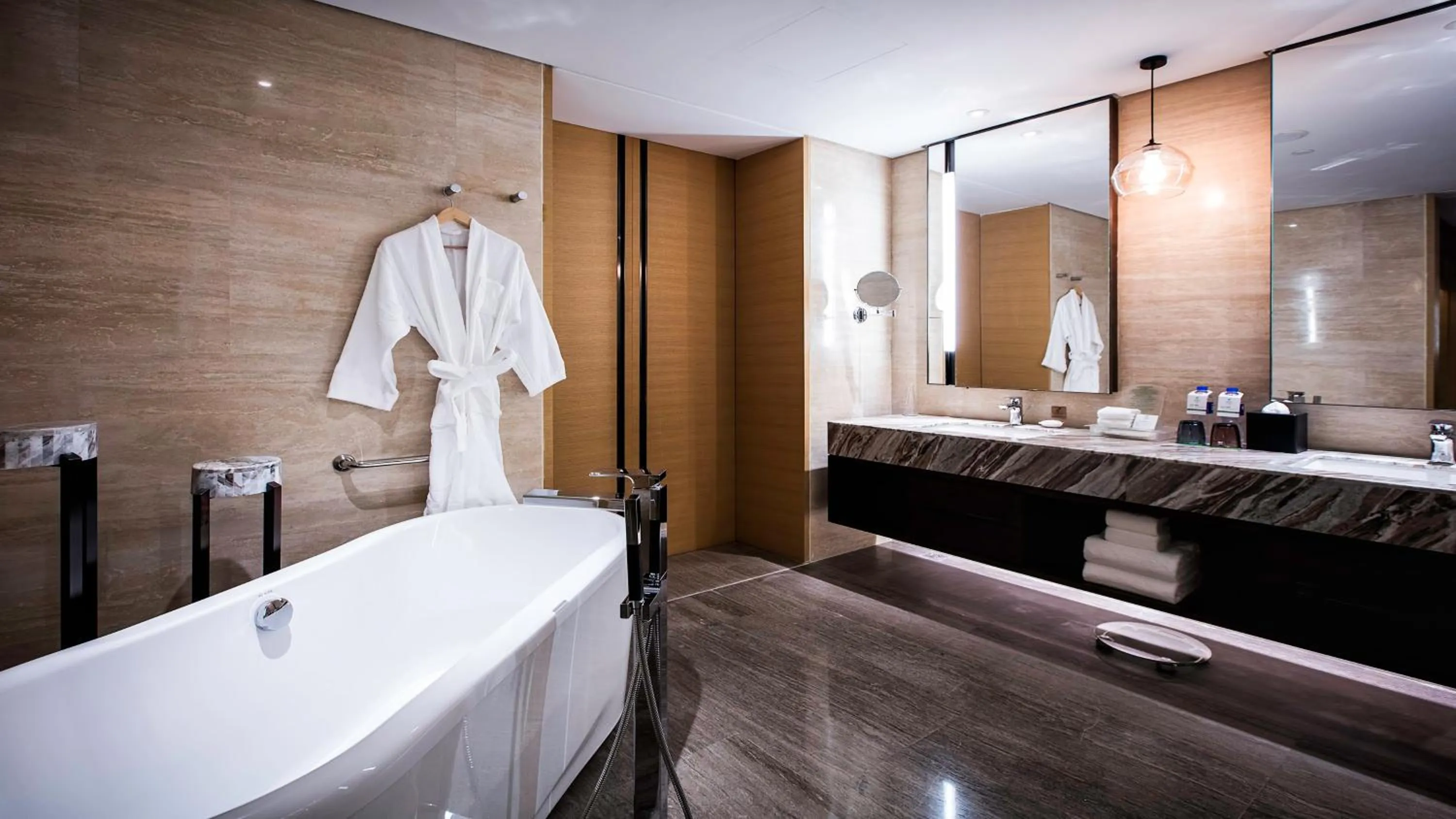 Bathroom in Holiday Inn Baoji Central by IHG