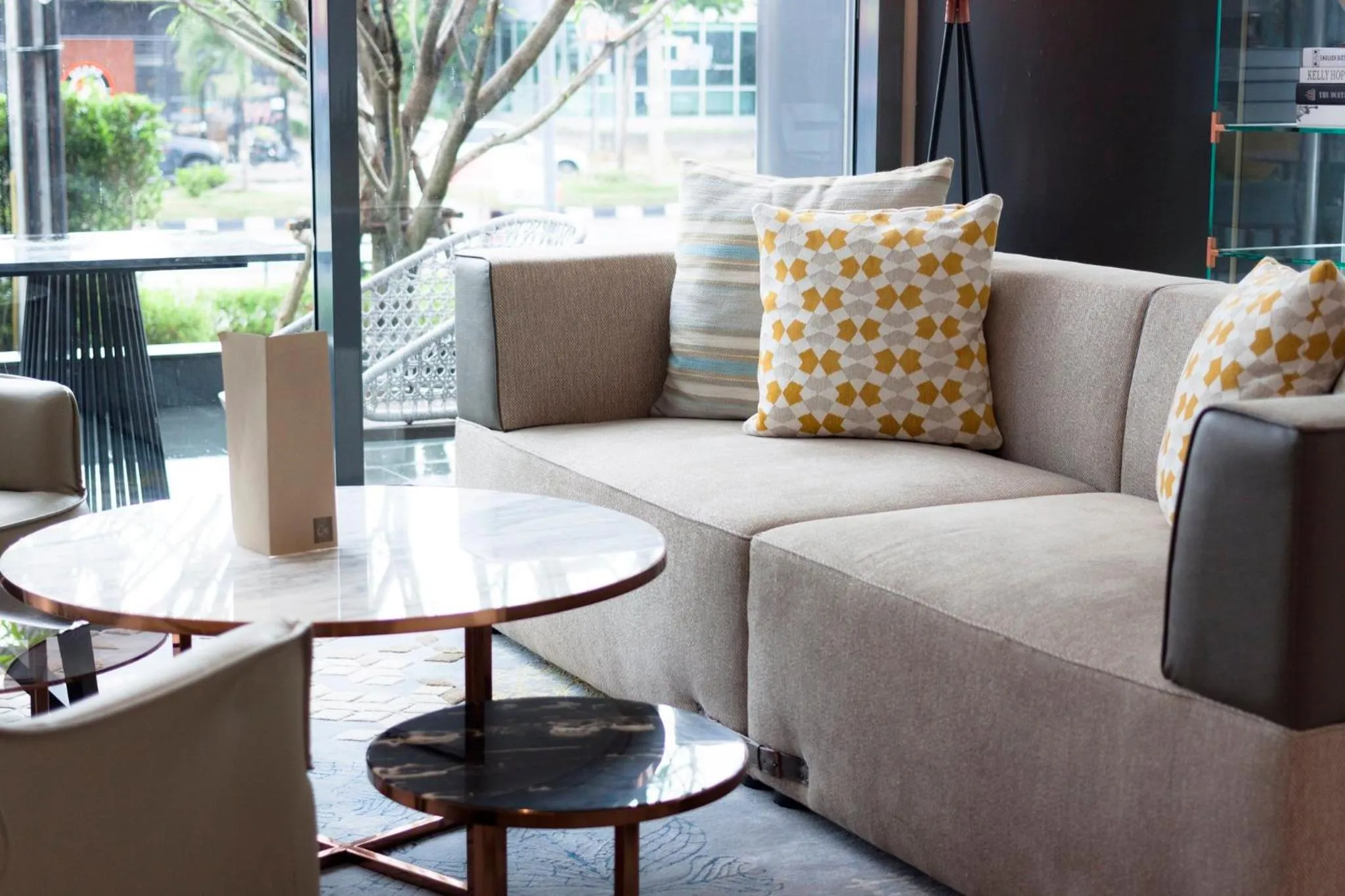 Restaurant/places to eat in Holiday Inn & Suites Rayong City Centre by IHG