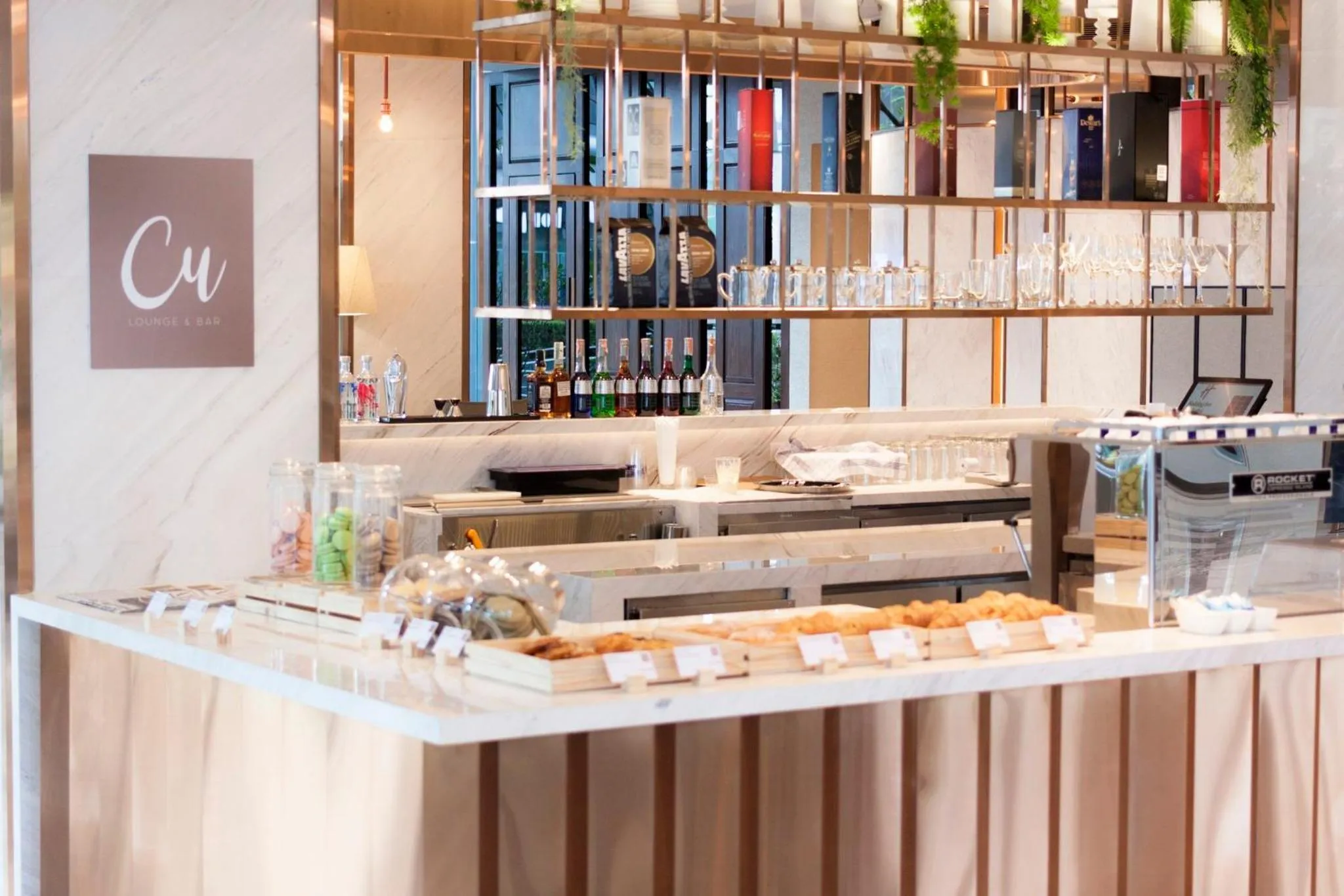 Restaurant/places to eat in Holiday Inn & Suites Rayong City Centre by IHG