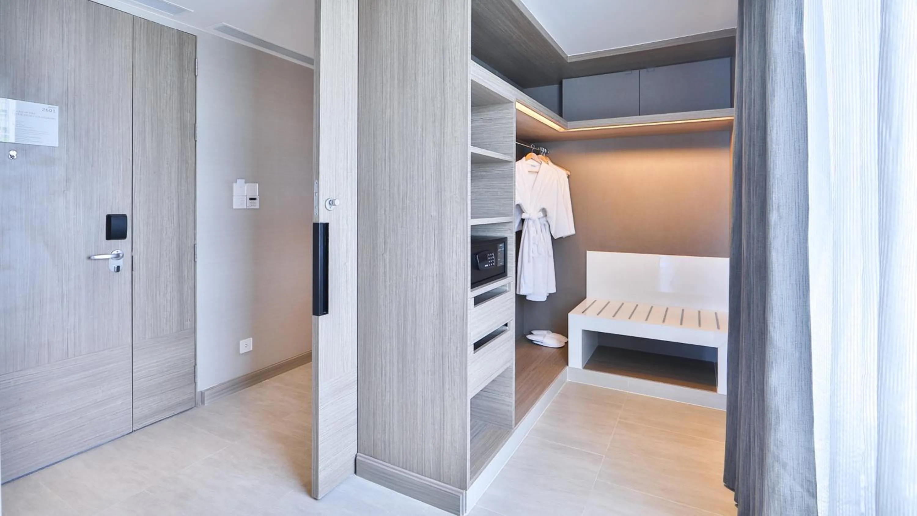 Photo of the whole room, Bed in Holiday Inn & Suites Rayong City Centre by IHG