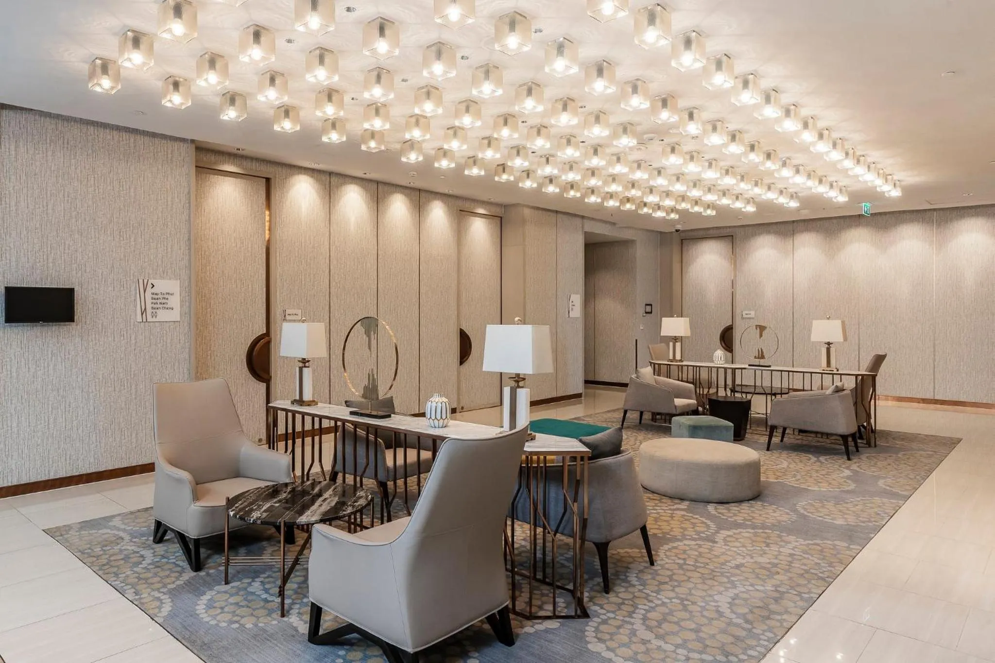 Meeting/conference room in Holiday Inn & Suites Rayong City Centre by IHG