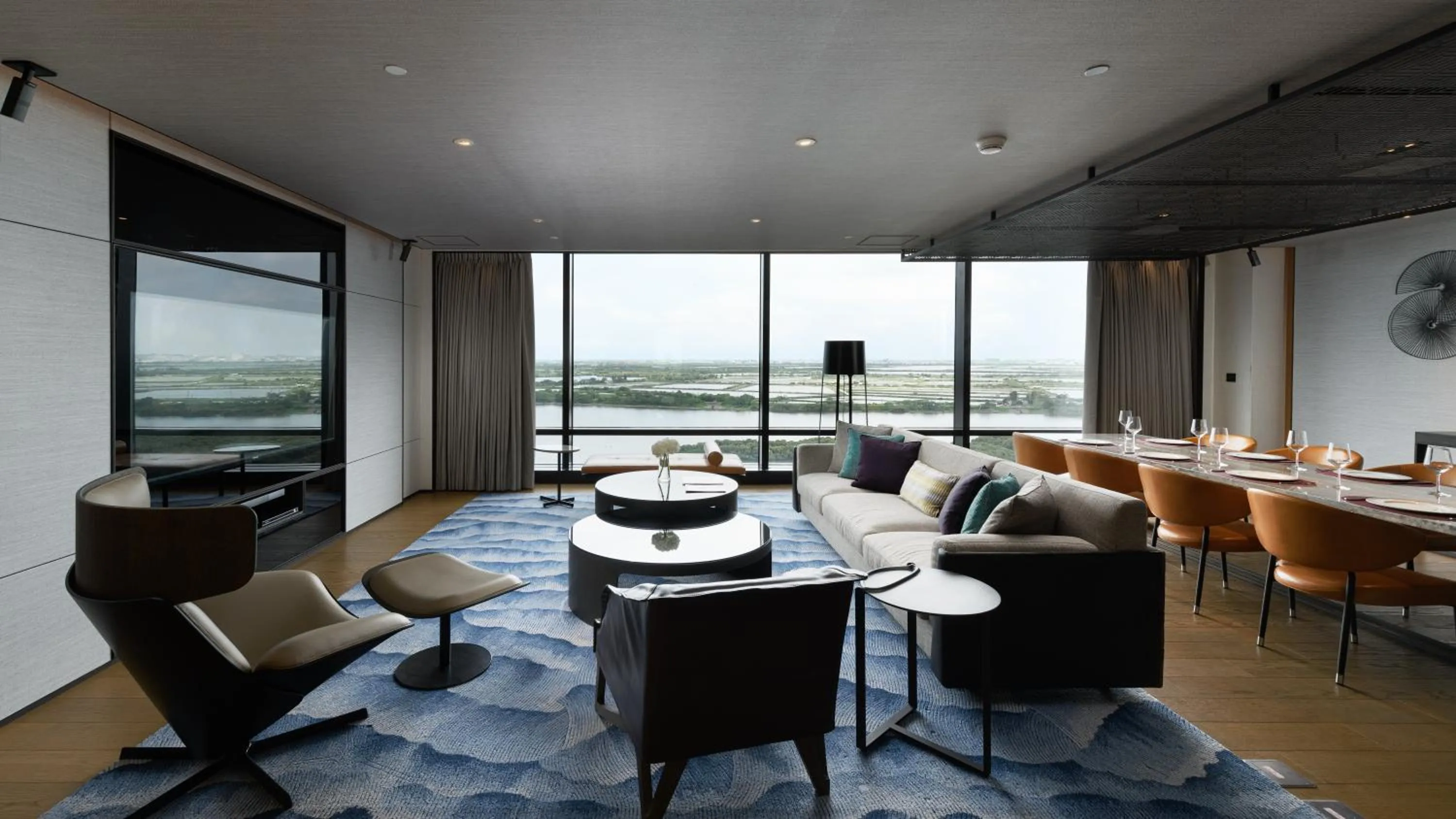 Photo of the whole room in Crowne Plaza Tainan by IHG