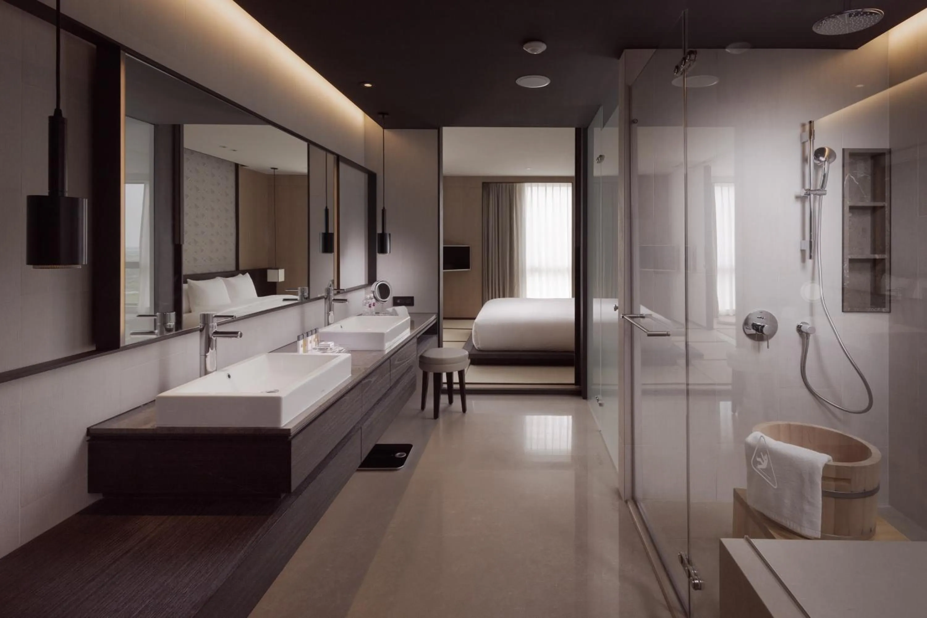 Shower, Bed in Crowne Plaza Tainan by IHG
