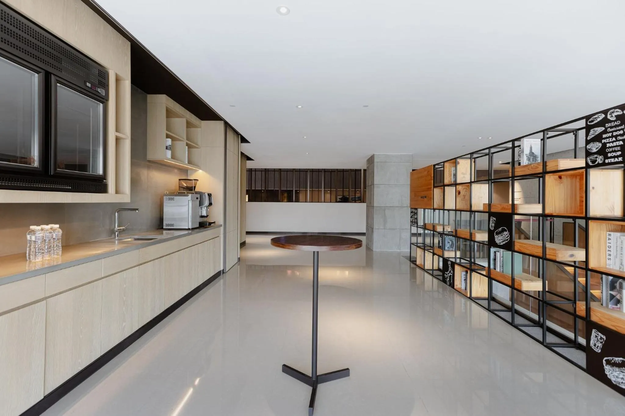 Restaurant/places to eat in Crowne Plaza Tainan by IHG