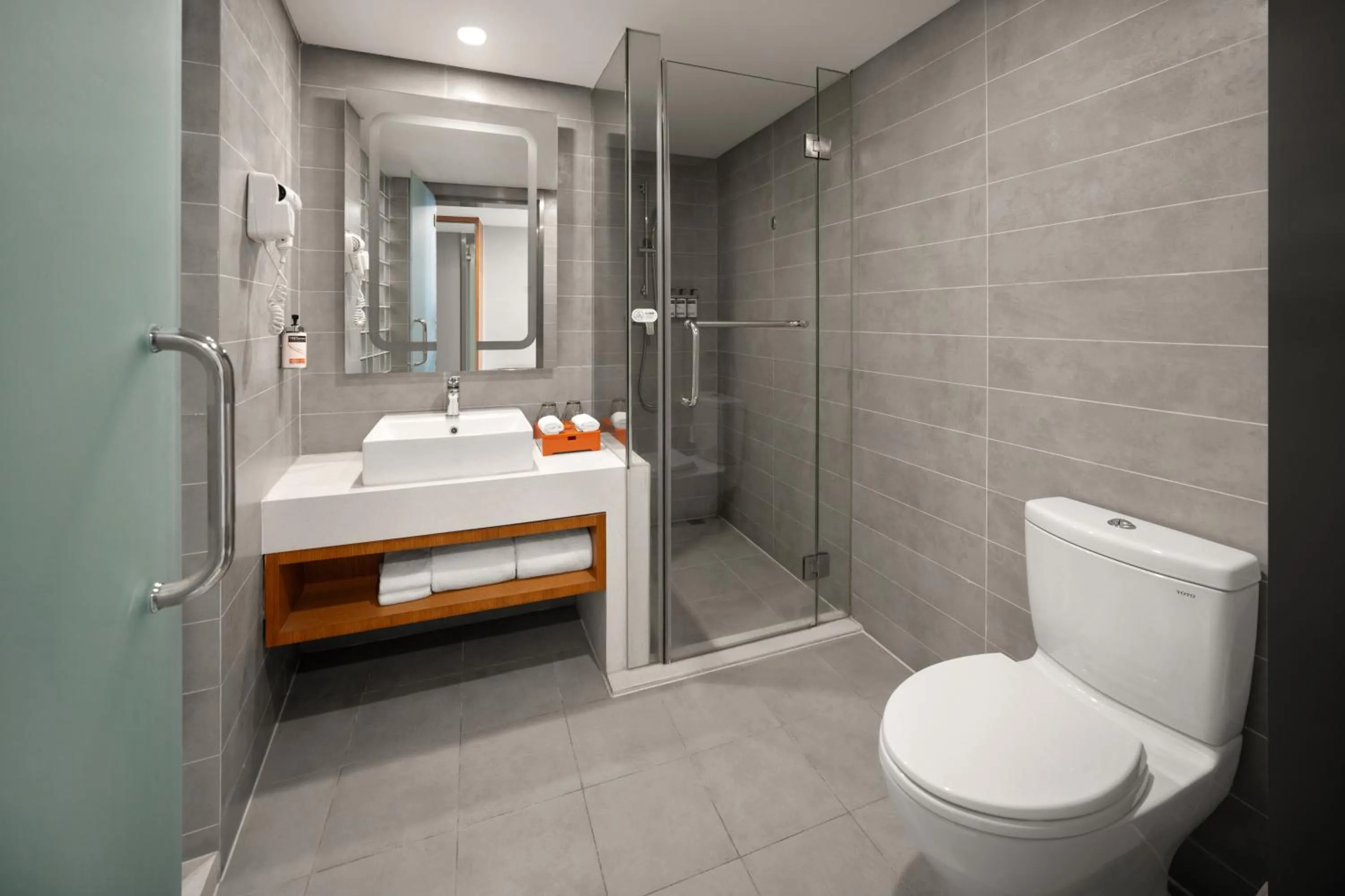 Toilet in Holiday Inn Express Chengdu Airport Zone Shuangliu International Airport