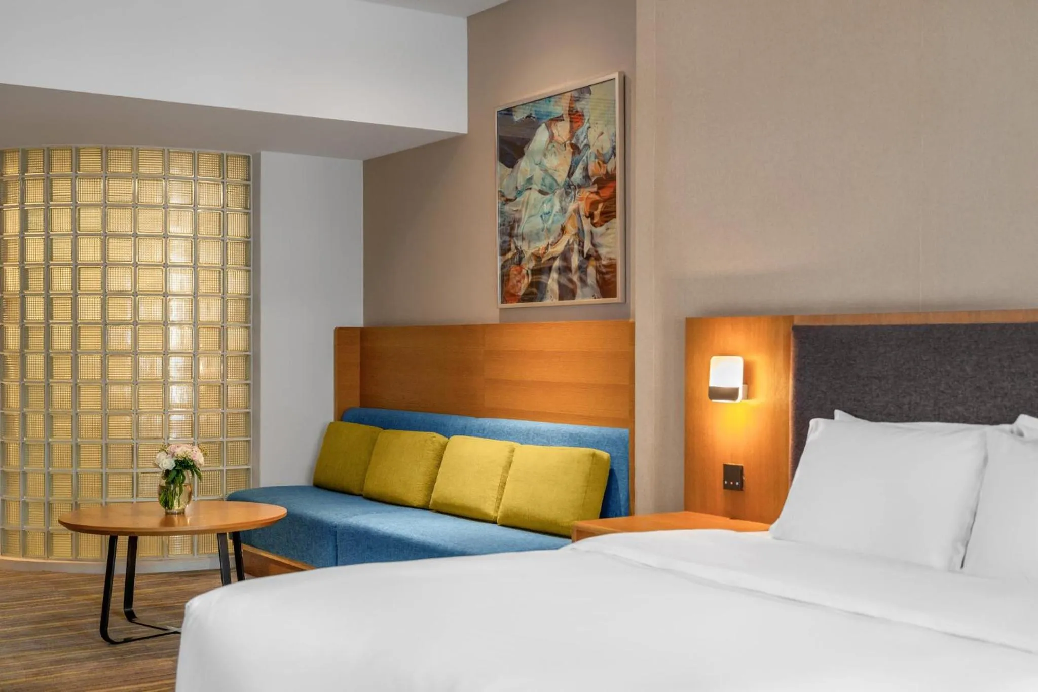 Photo of the whole room, Bed in Holiday Inn Express Chengdu Airport Zone Shuangliu International Airport