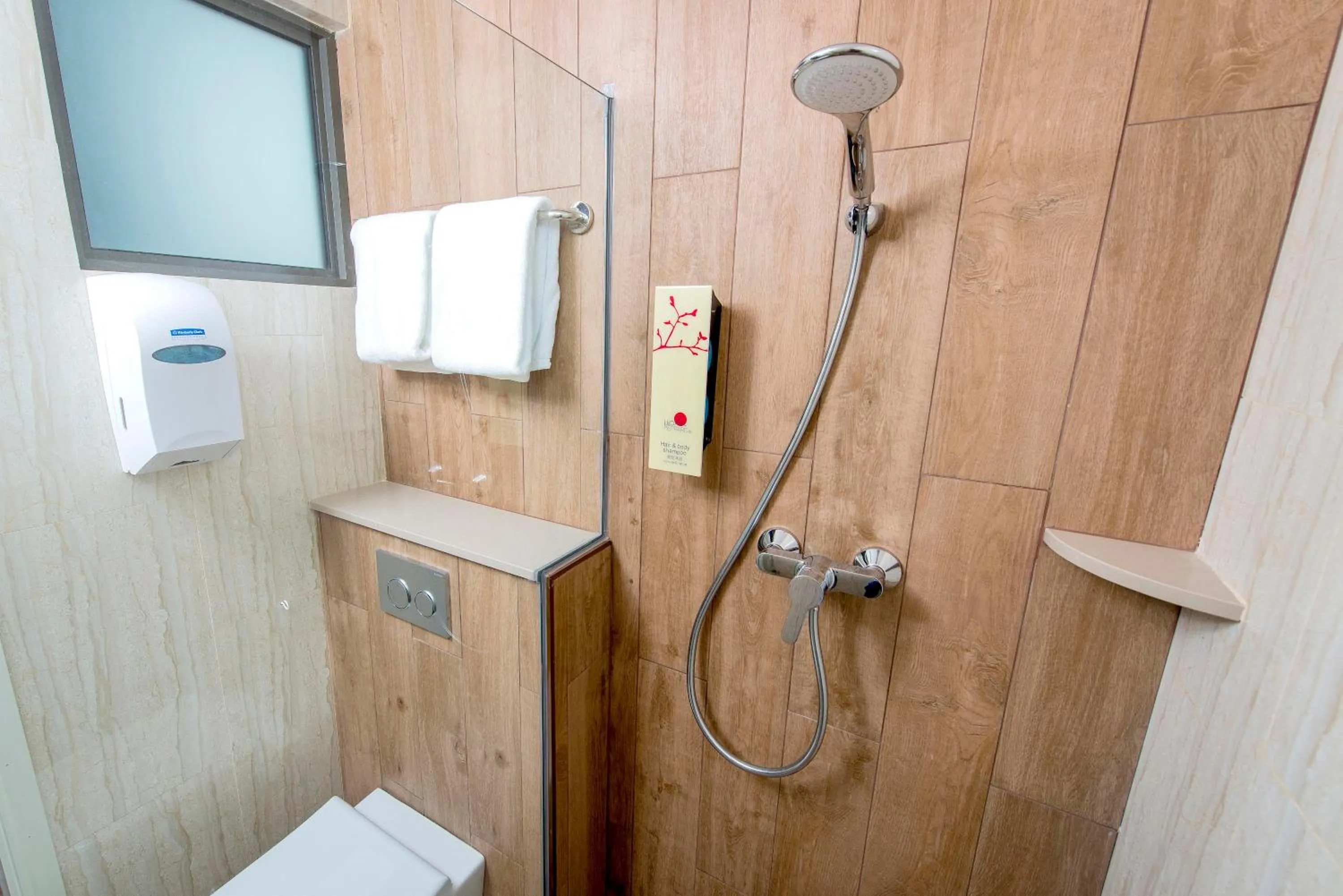 Toilet in Hotel 81 Premier Star