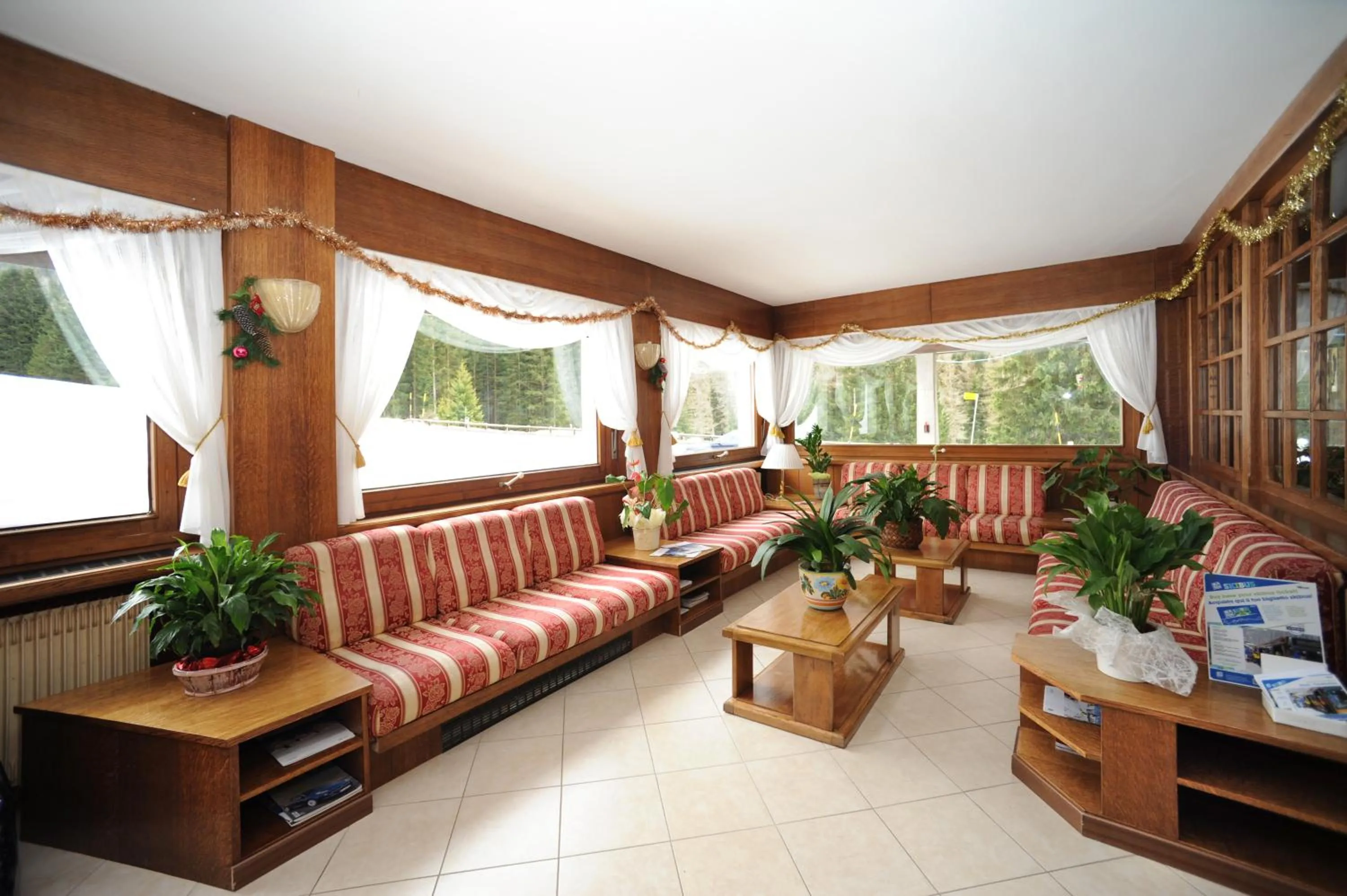 Lobby or reception in Hotel Bucaneve