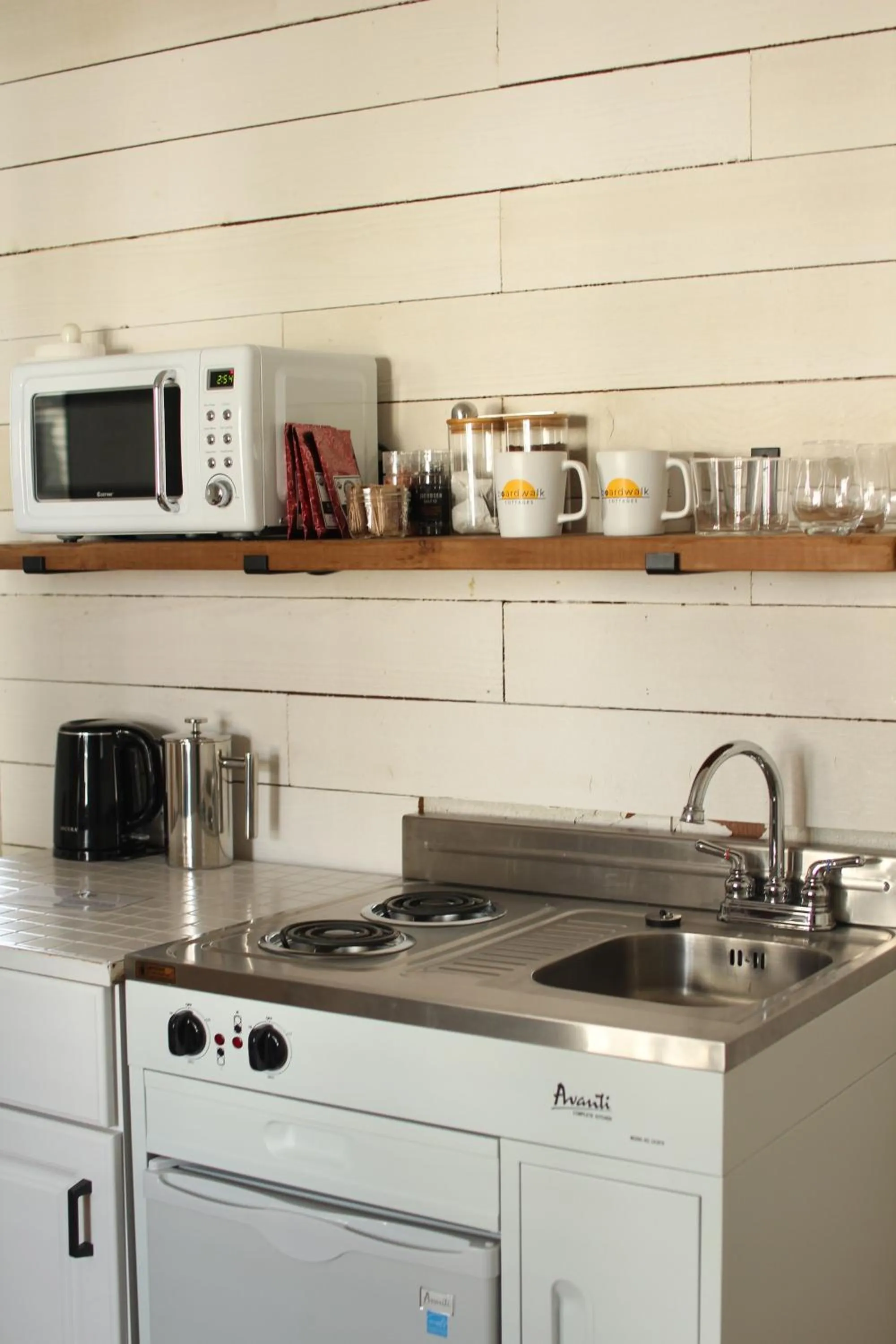 Kitchen or kitchenette in Boardwalk Cottages
