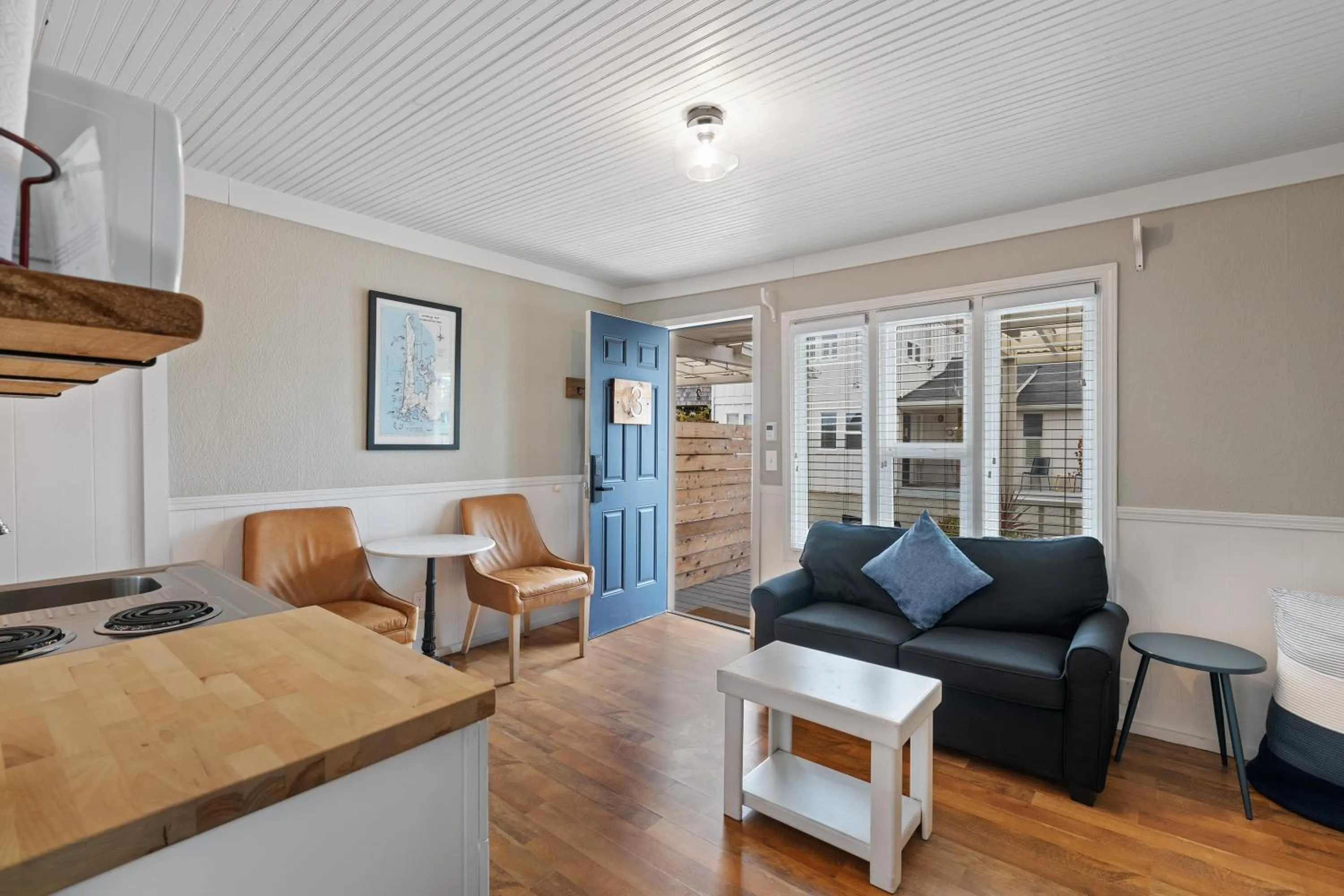 Seating area in Boardwalk Cottages
