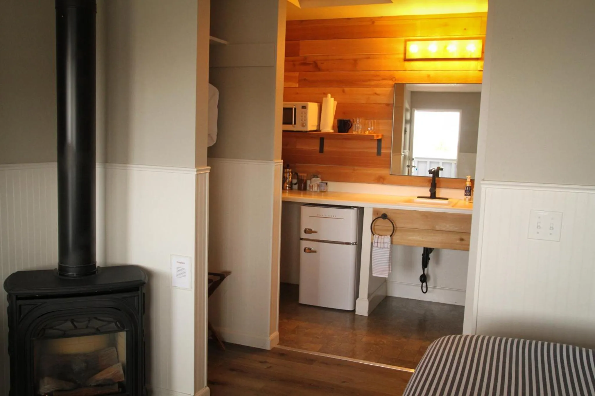 Kitchen or kitchenette in Boardwalk Cottages
