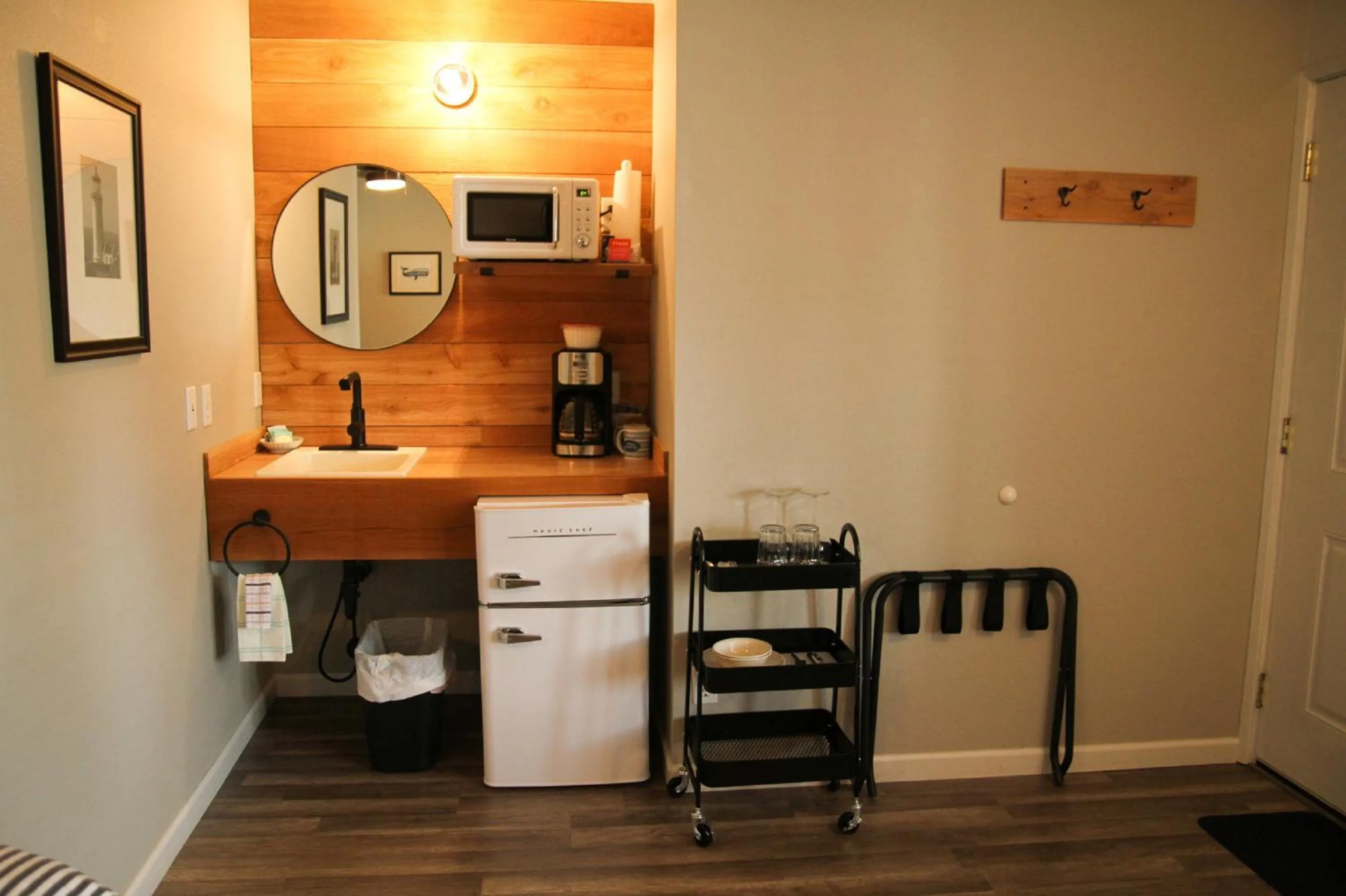 Kitchen or kitchenette in Boardwalk Cottages