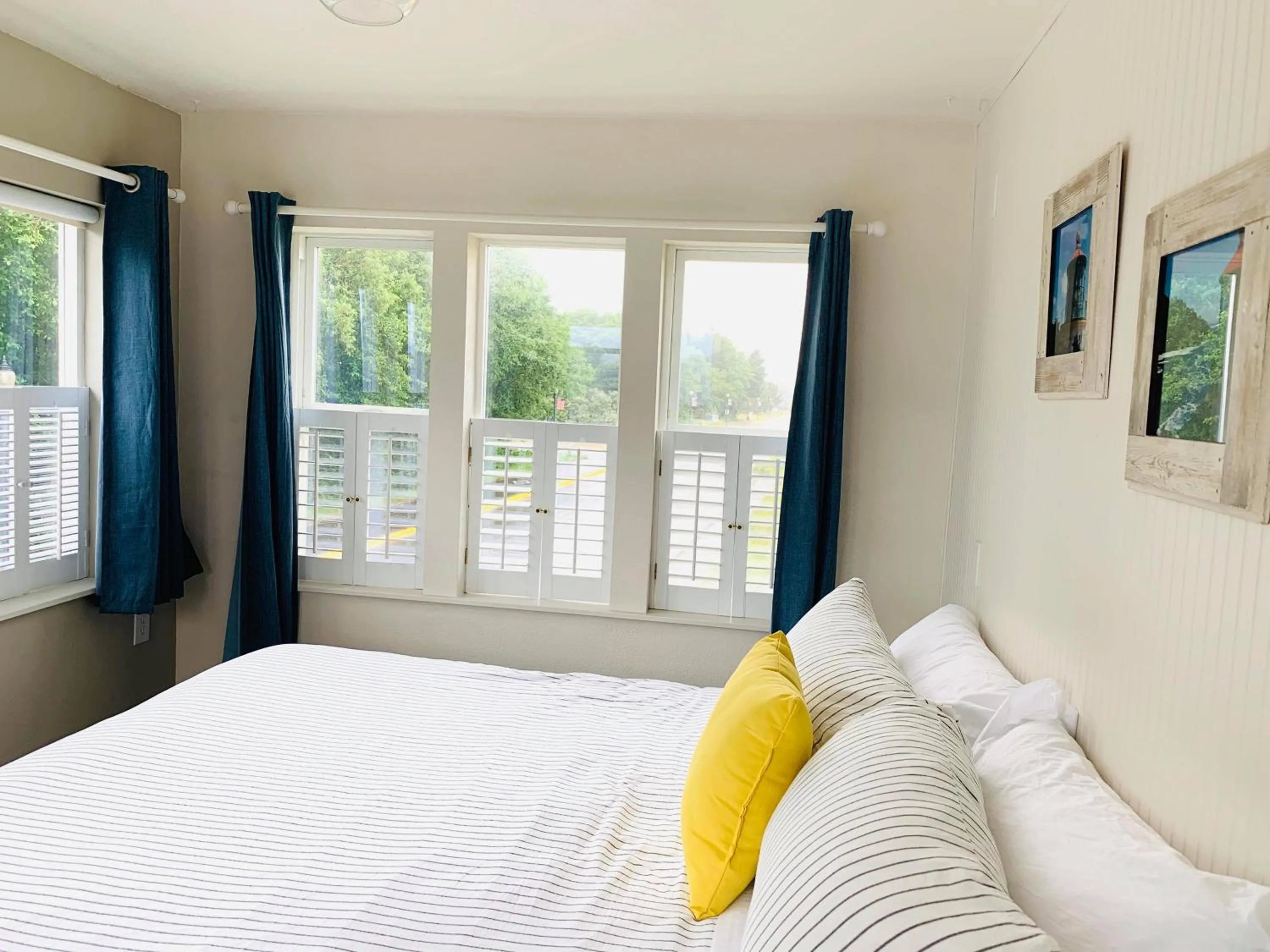 Bedroom, Bed in Boardwalk Cottages