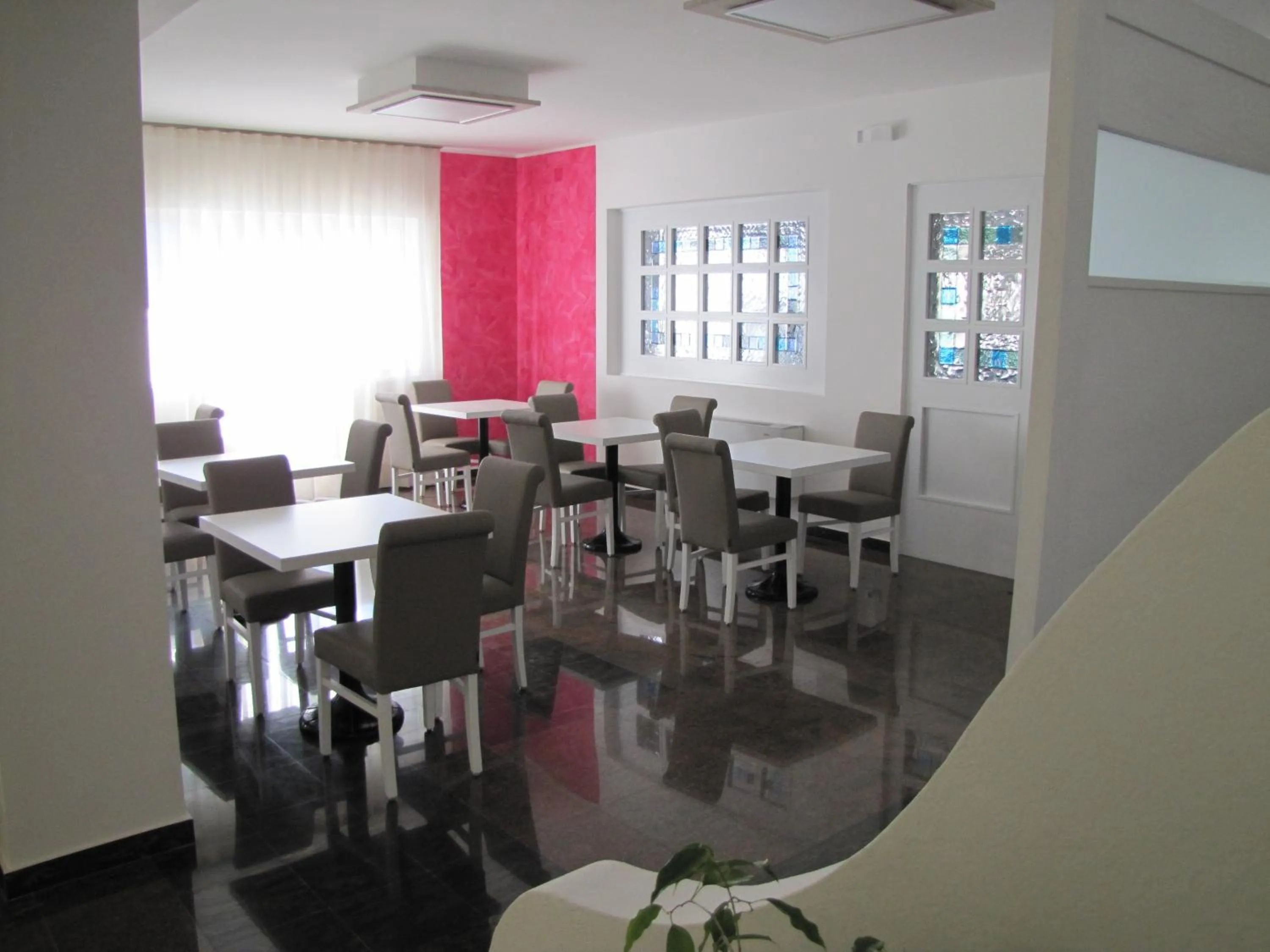 Lounge or bar in Hotel Scaranò