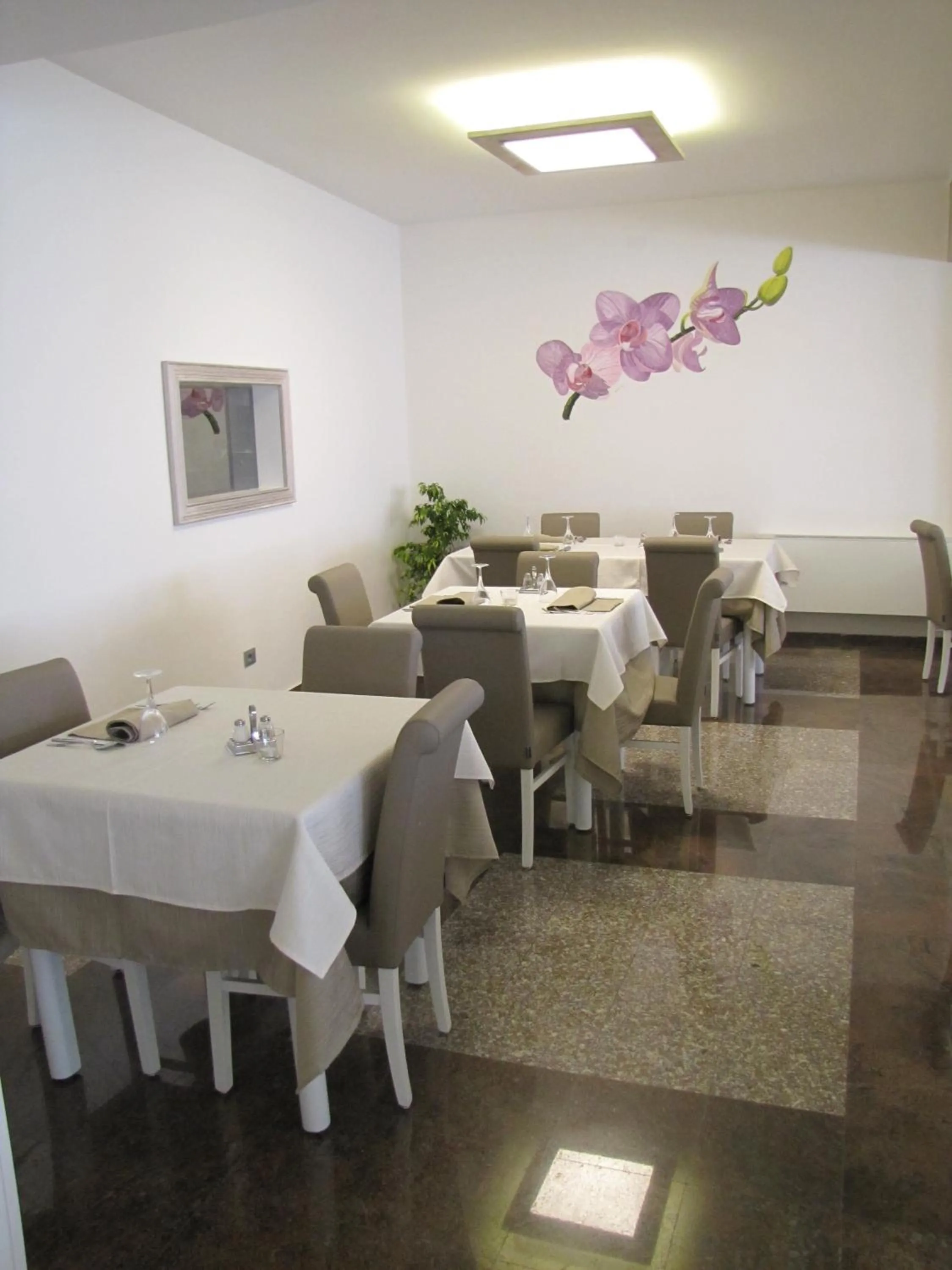 Restaurant/places to eat in Hotel Scaranò