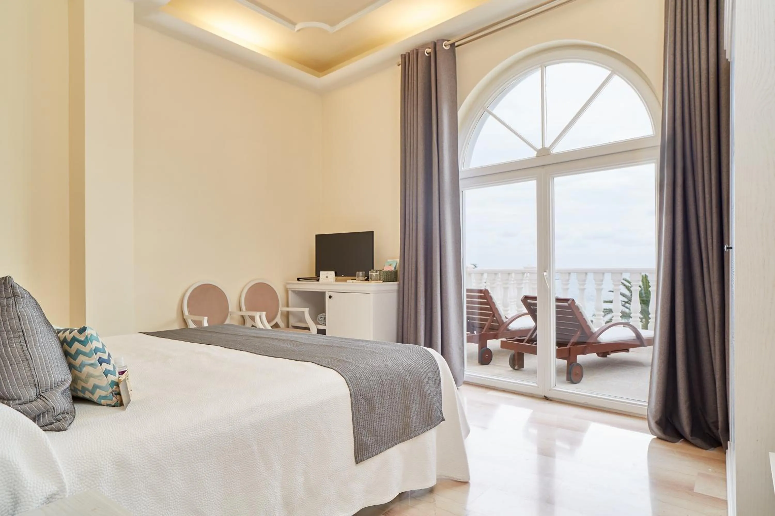 Bedroom, Bed in Grand Hotel Palladium Santa Eulalia del Río