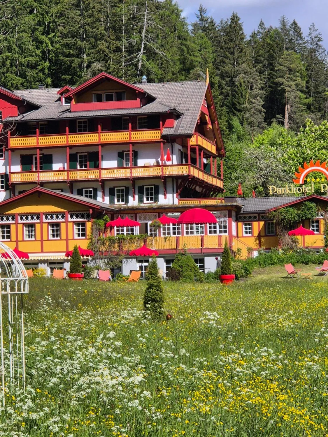 Property building in Parkhotel Sole Paradiso