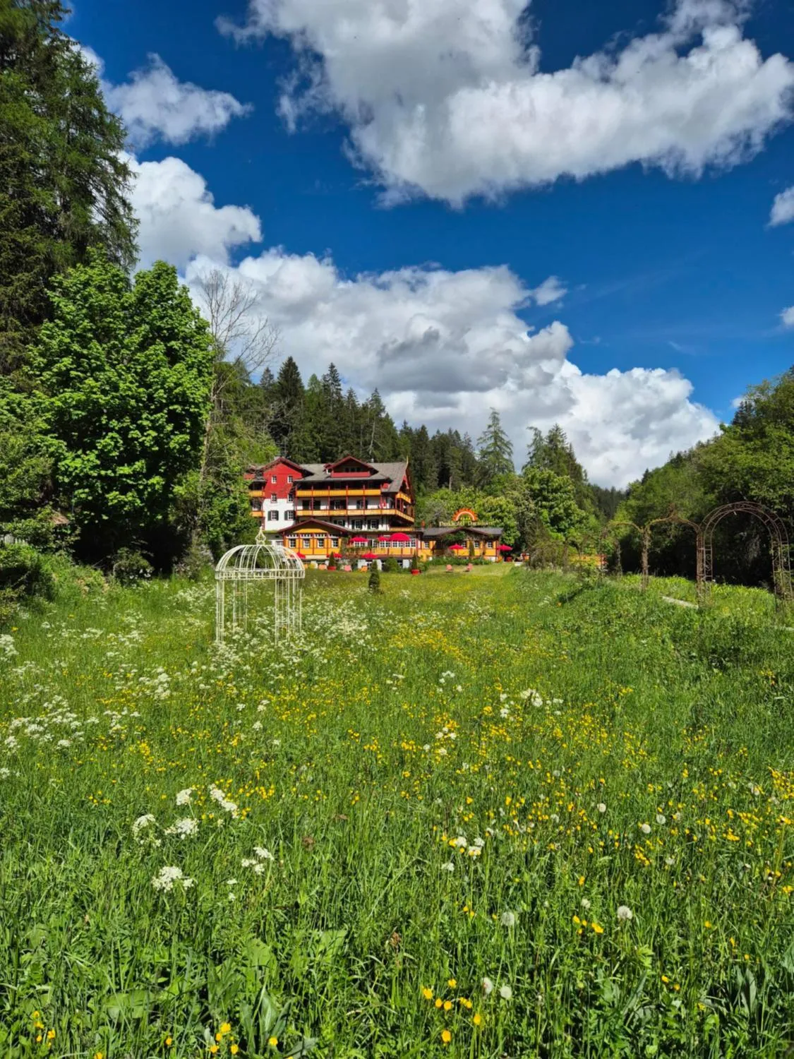 Property building in Parkhotel Sole Paradiso