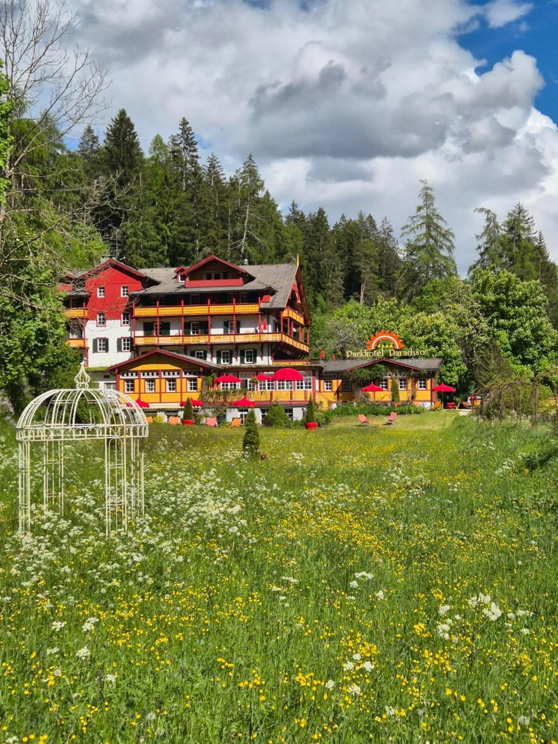 Property building in Parkhotel Sole Paradiso