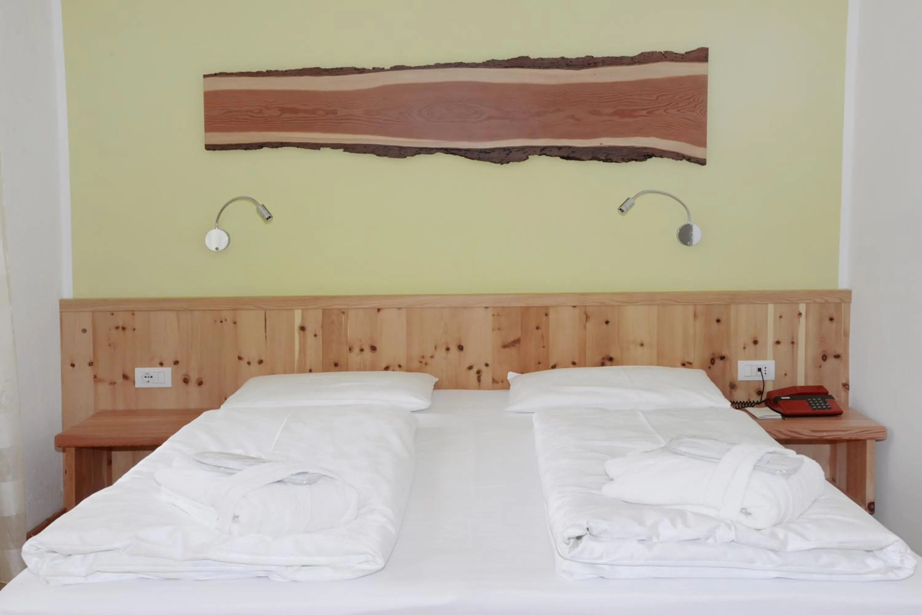 Photo of the whole room, Bed in Parkhotel Sole Paradiso