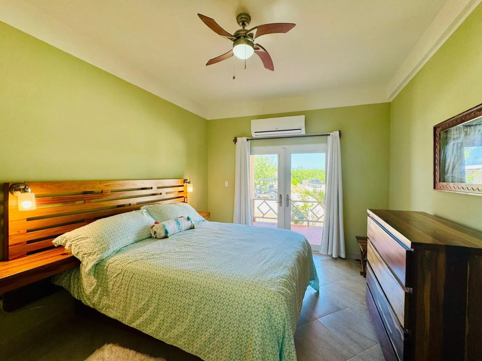 Bedroom, Bed in Lina Point Belize Overwater Resort
