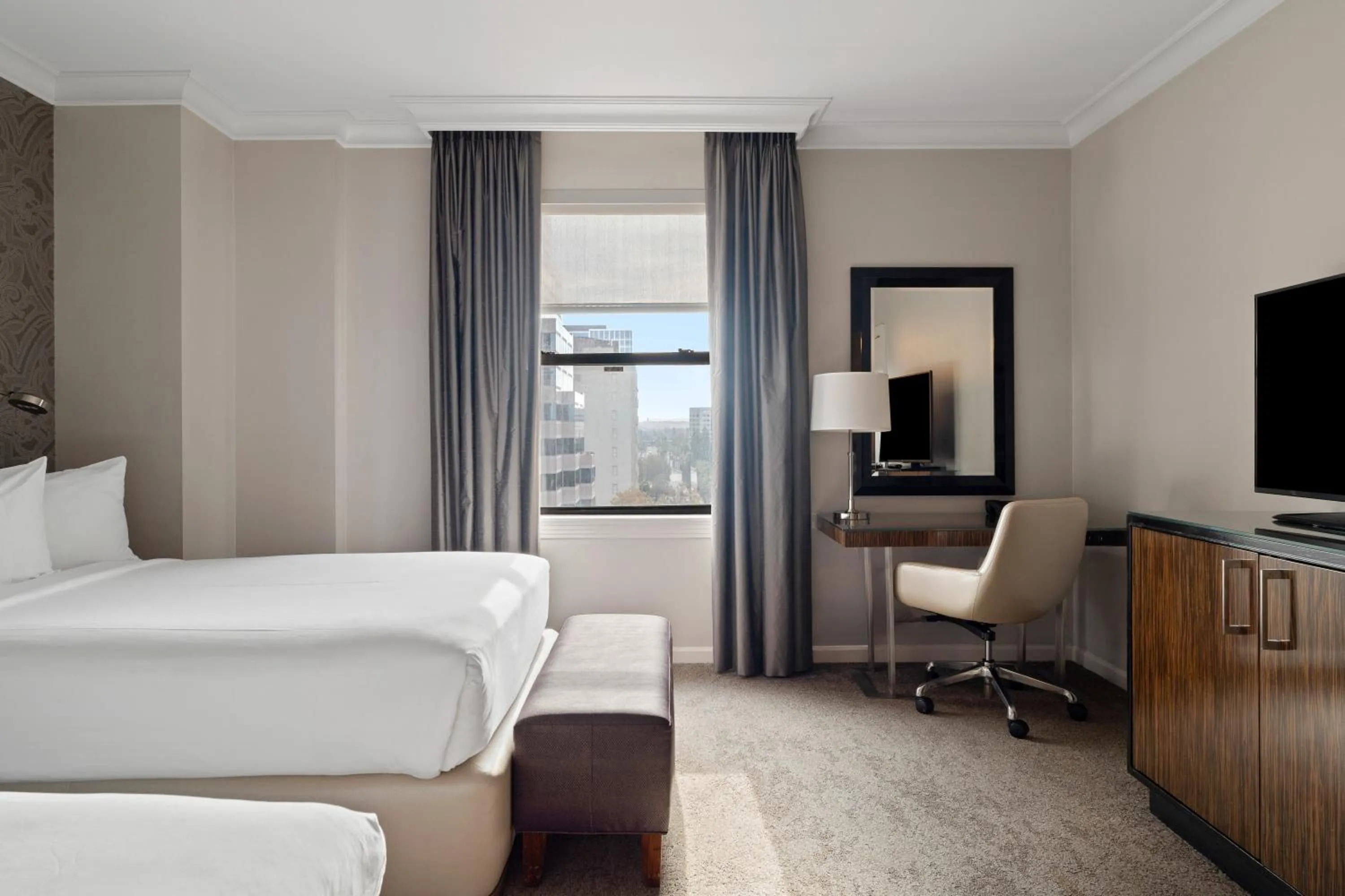 Bed in Hotel De Anza