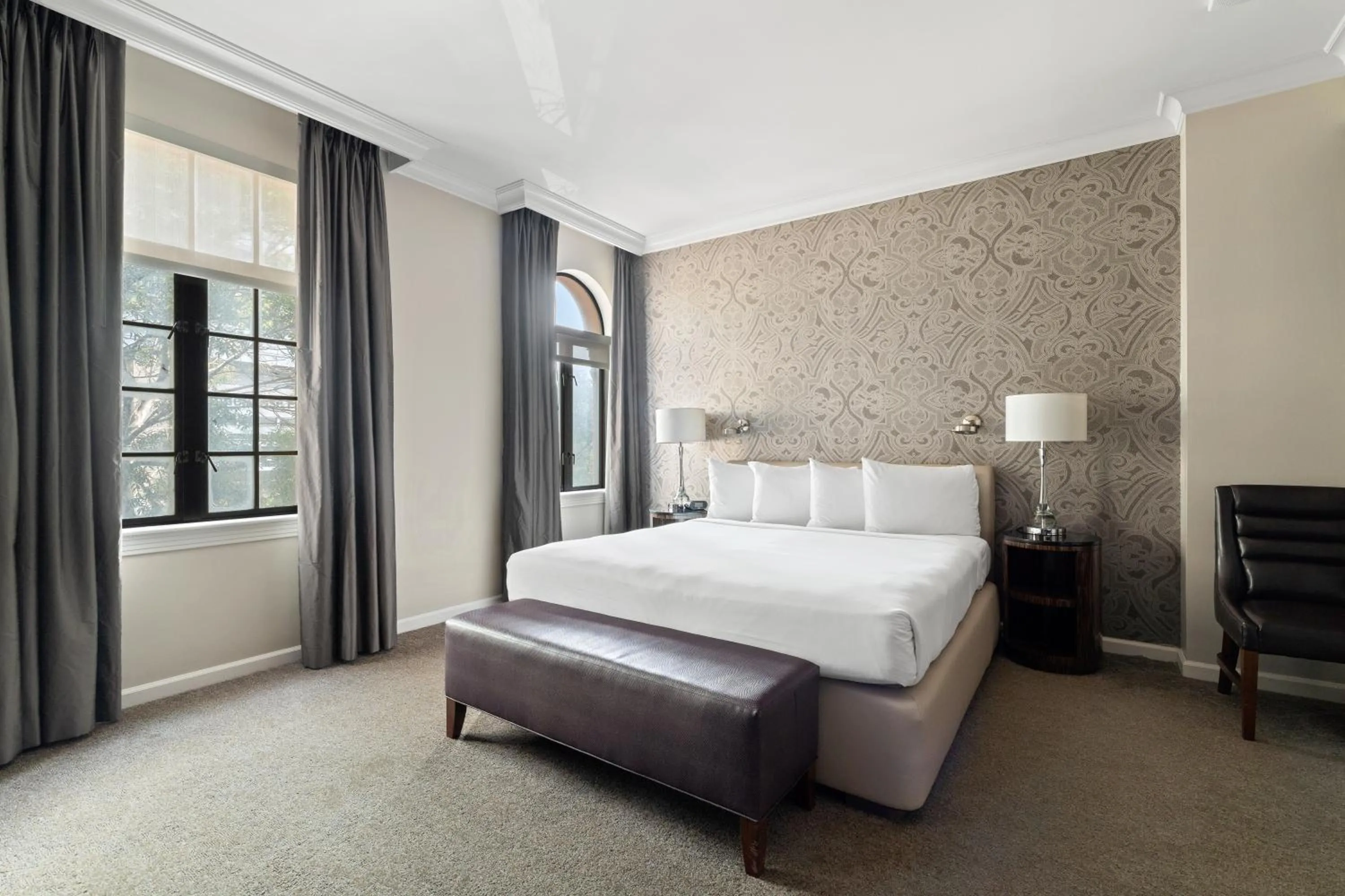 Bed in Hotel De Anza