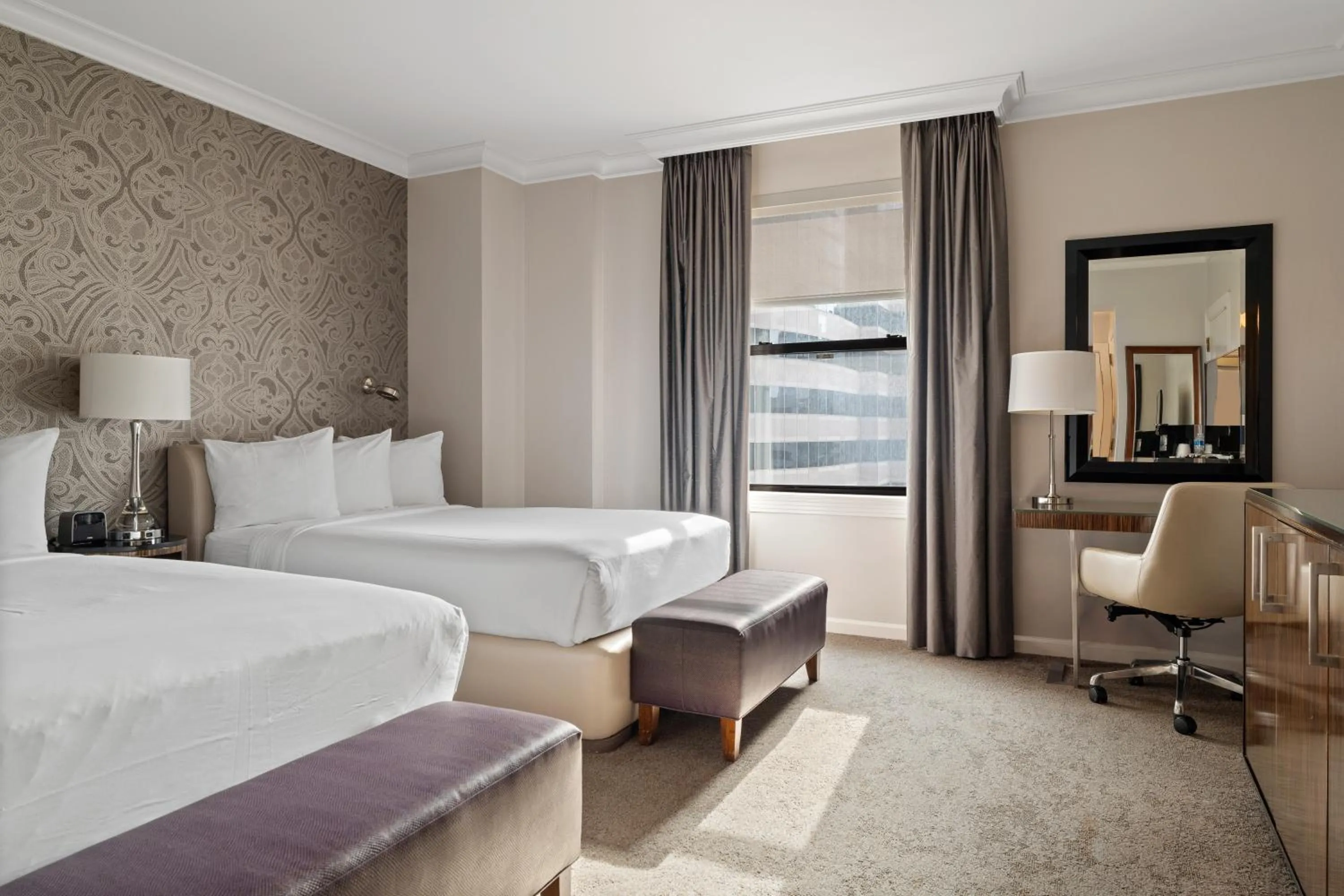 Bed in Hotel De Anza