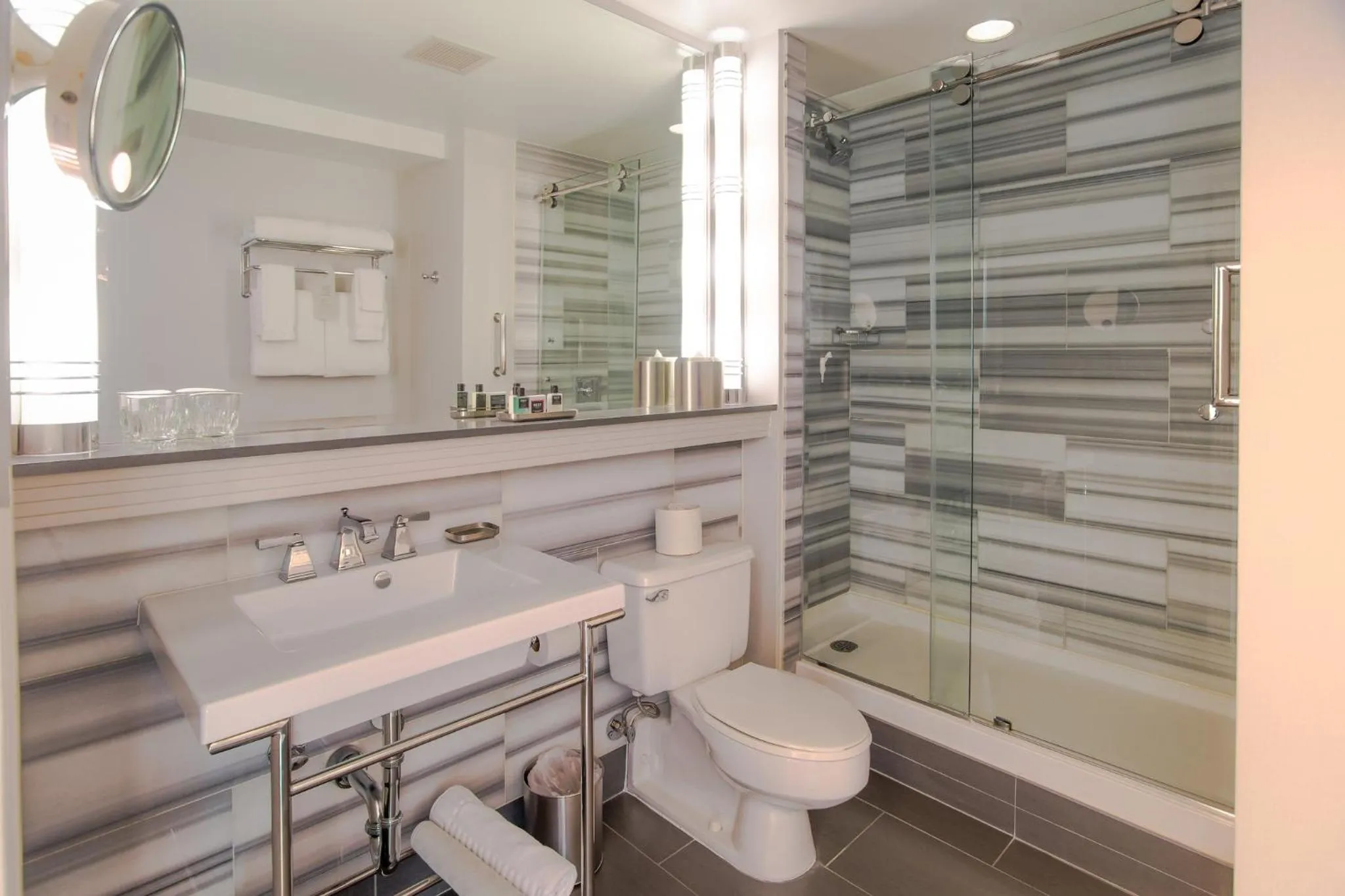 Bathroom in Hotel de Anza by IHG