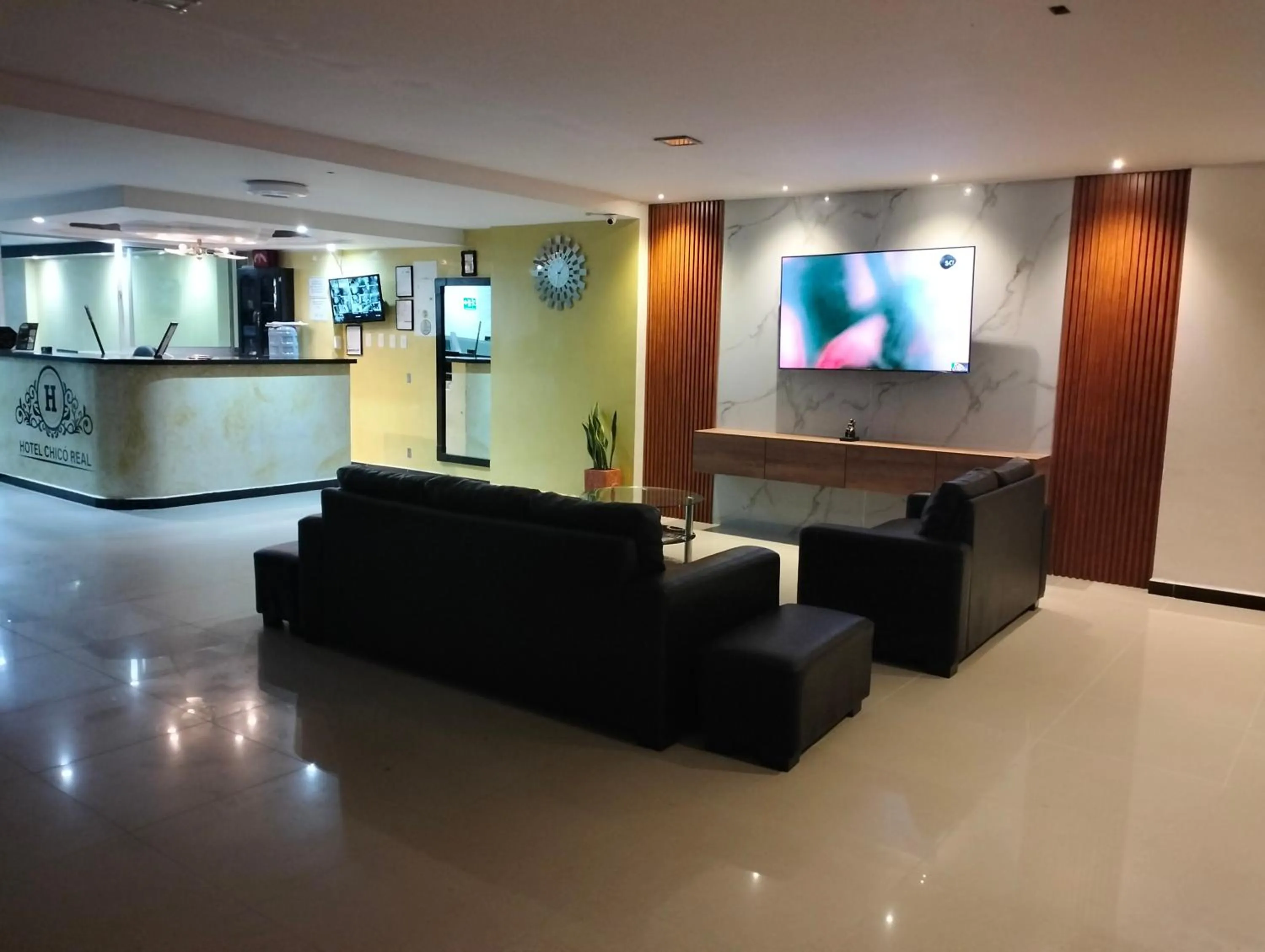 Lobby or reception in Hotel Chico Real